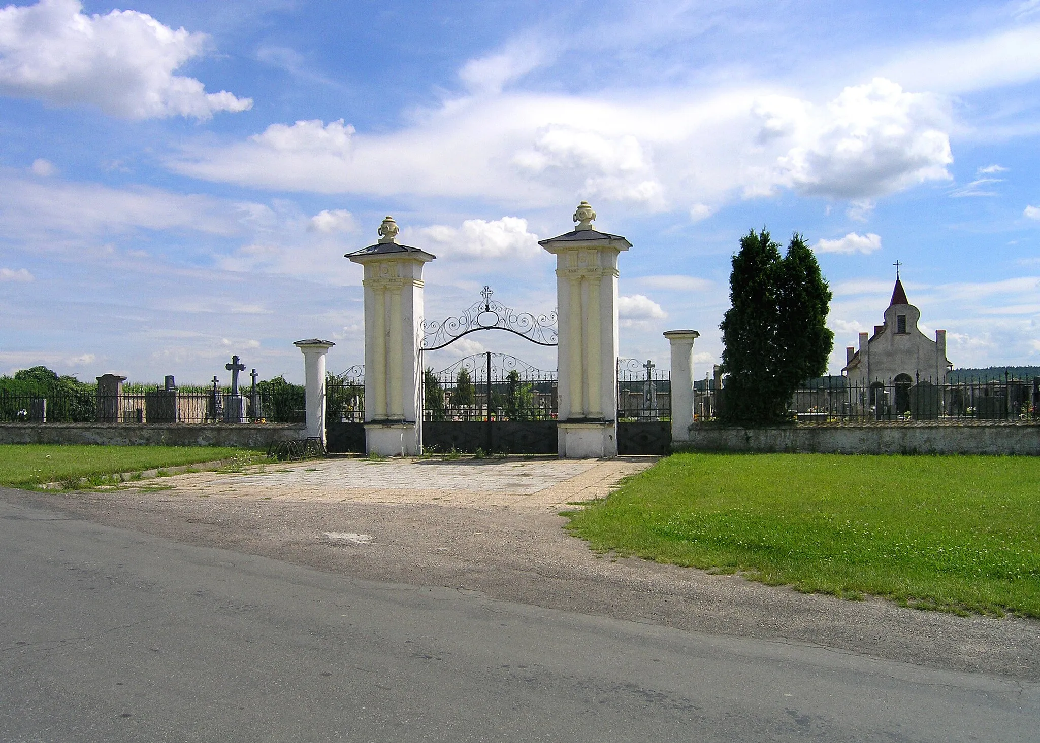 Photo showing: Cemetery of Radovesnice II, Czech Republic