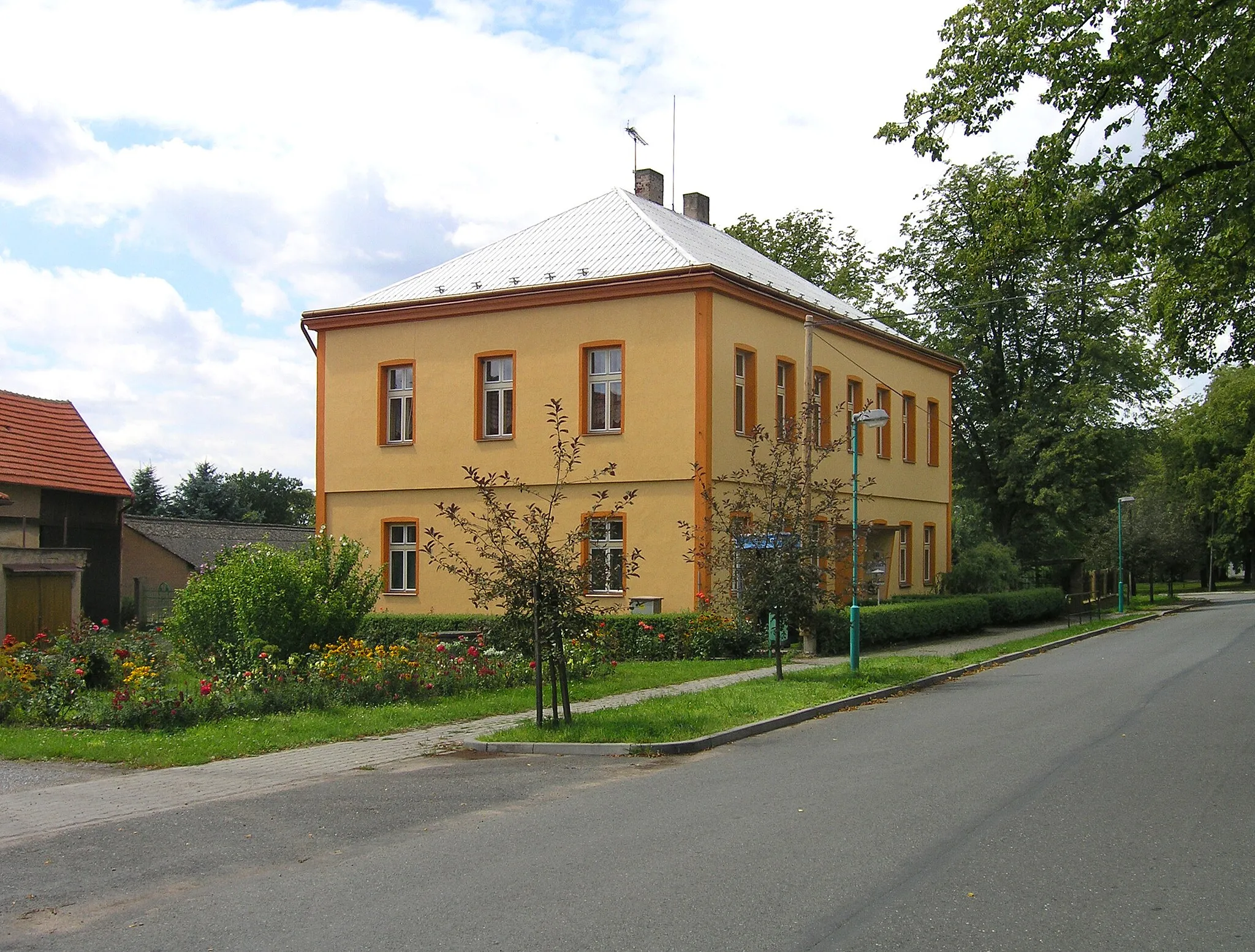 Photo showing: Kindergarten in Radovesnice II, Czech Republic