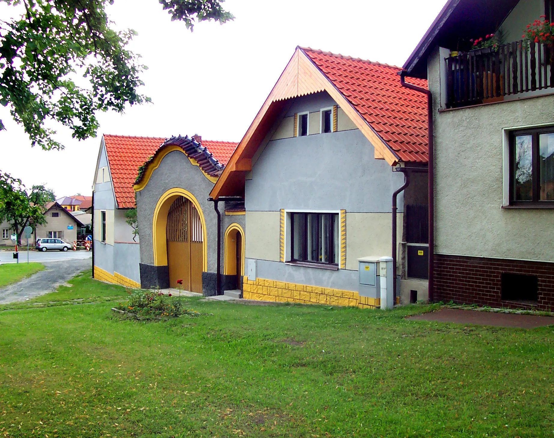 Photo showing: Old farm in Ovčáry, Czech Republic