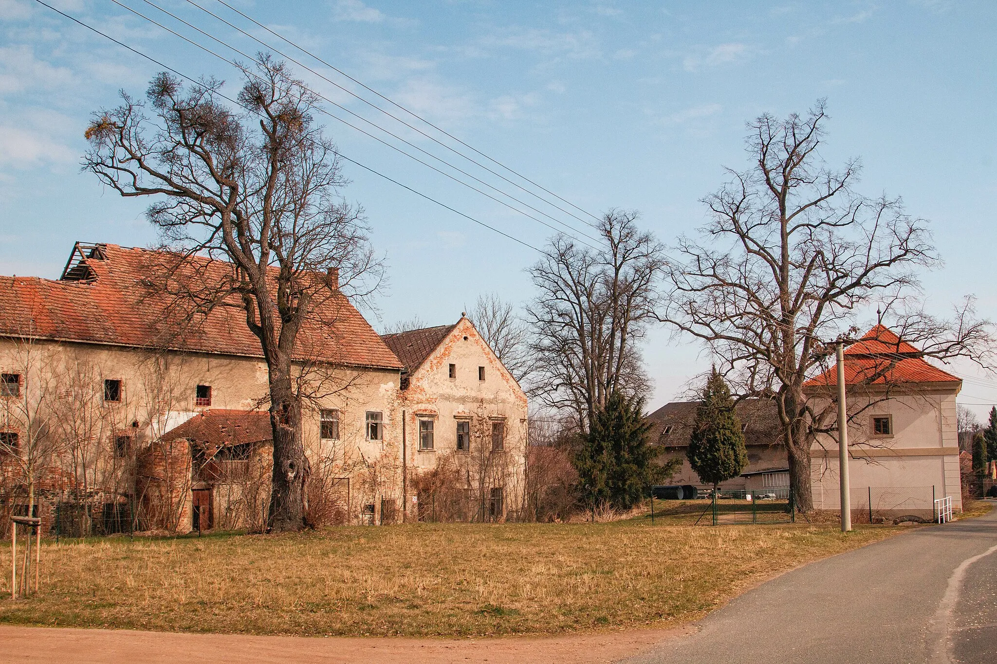 Photo showing: starý zámek (tvrz) v Žehušicích