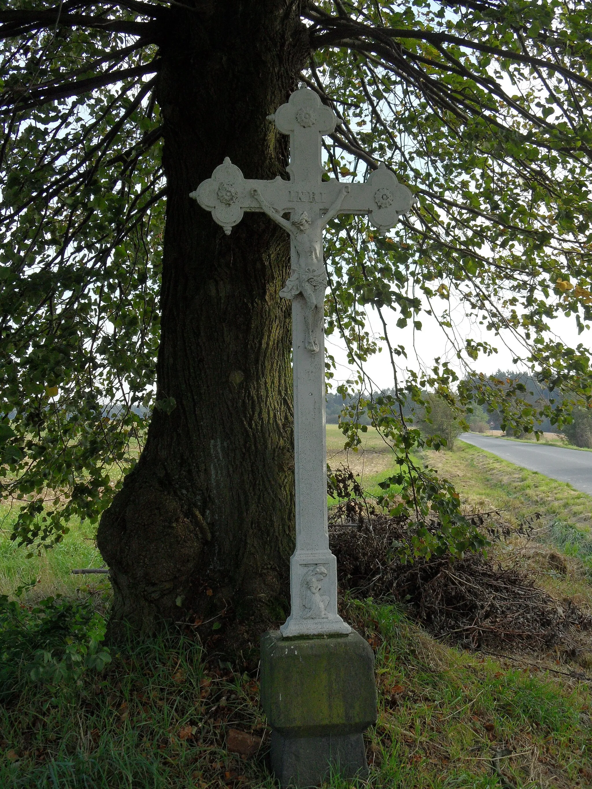 Photo showing: Šebestěnice H. Crucifix on South-East Edge of the Village (near Road to Klucké Chvalovice), Kutná Hora District, the Czech Republic.