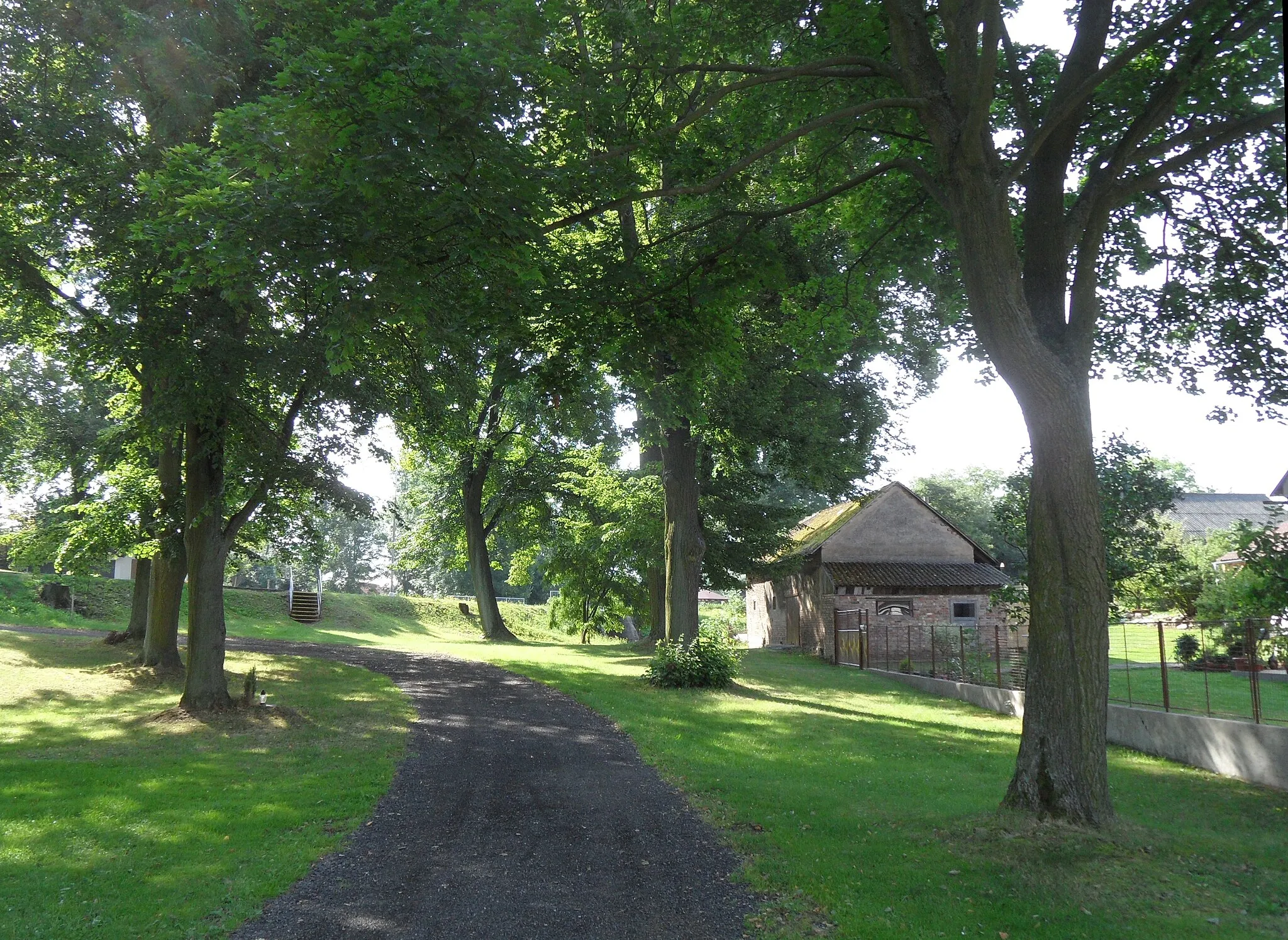 Photo showing: Černíny B. Small Park in the Centre of the Village, Kutná Hora District, the Czech Republic.