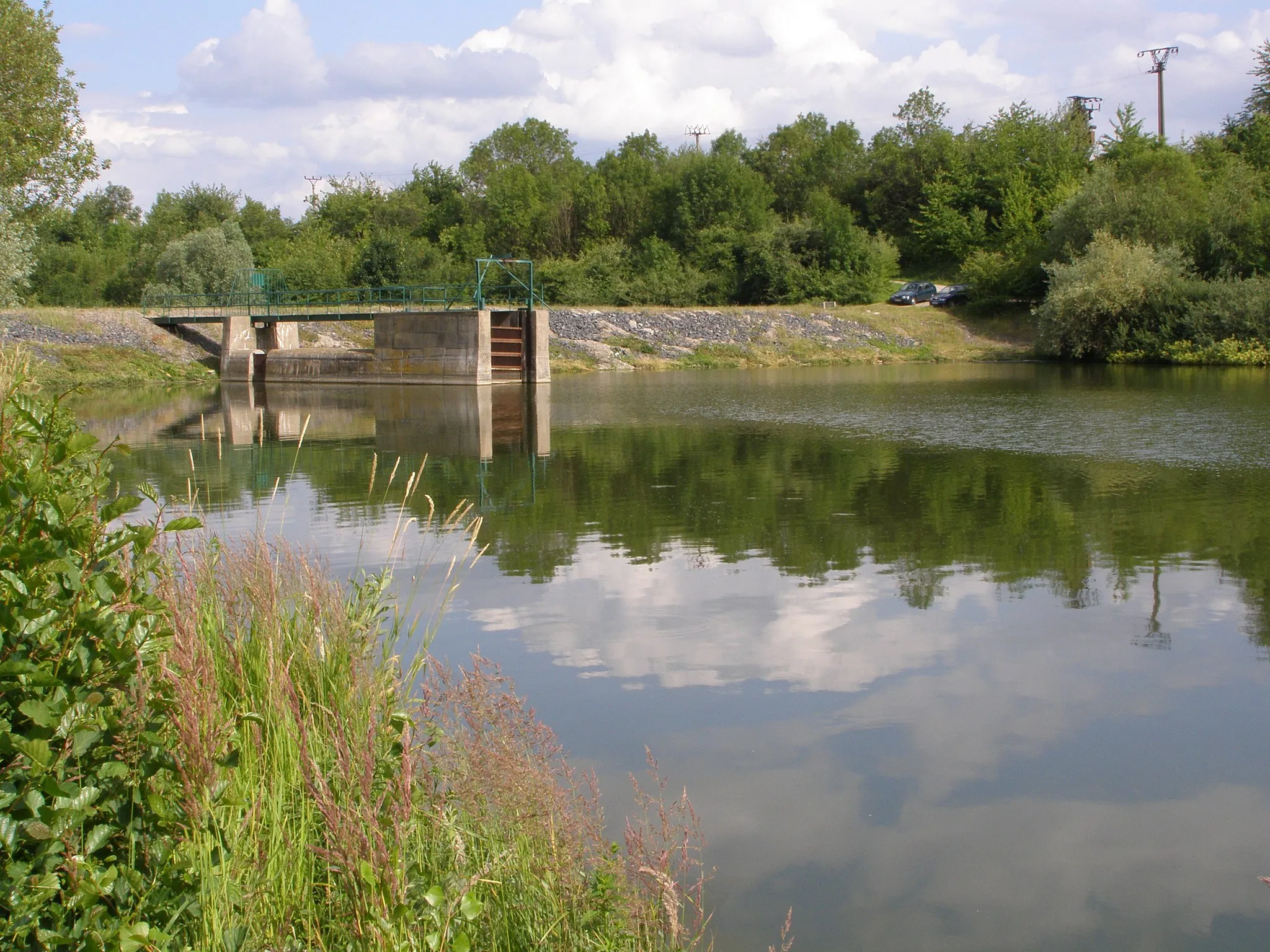 Photo showing: Kutná Hora, část Neškaredice, rybník Neškaredice, hráz