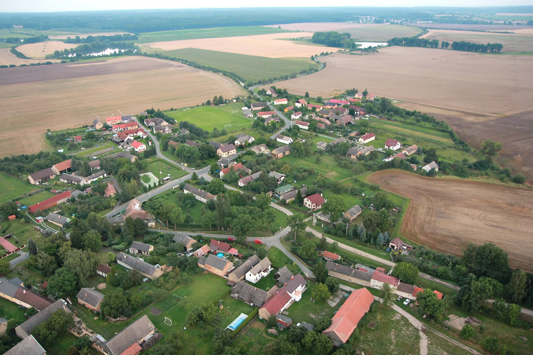 Photo showing: South part of Pěčice village, Czech Republic