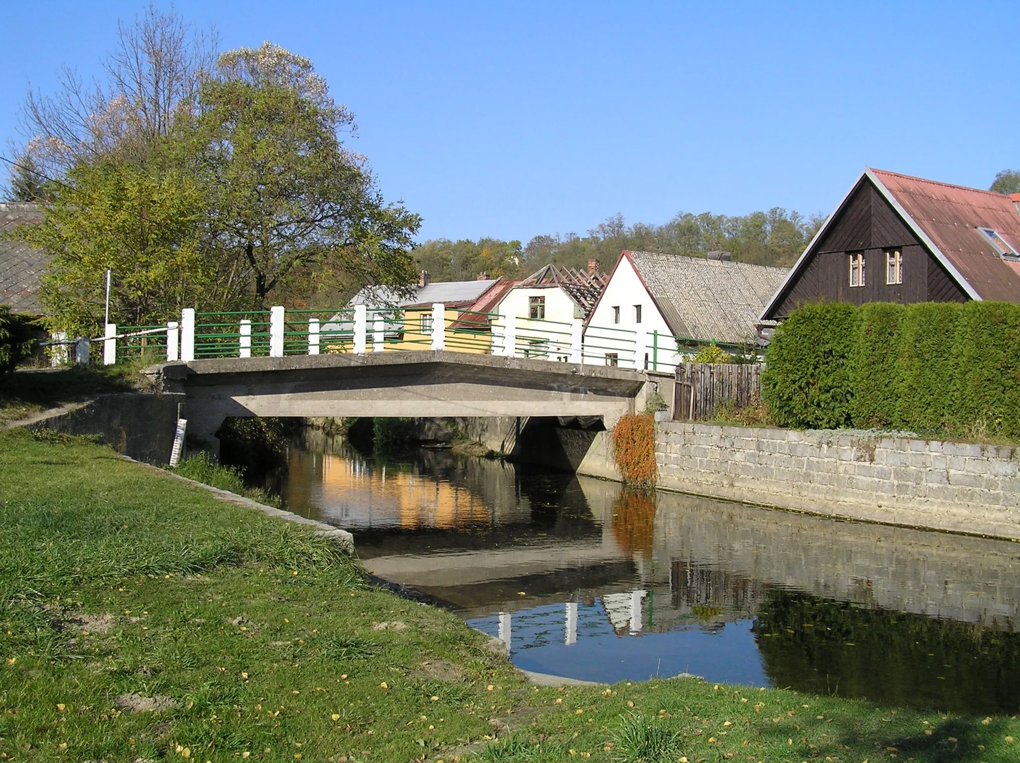 Photo showing: Mohelnice nad Jizerou - mostek přes Mohelku, dostavěný roku 1926