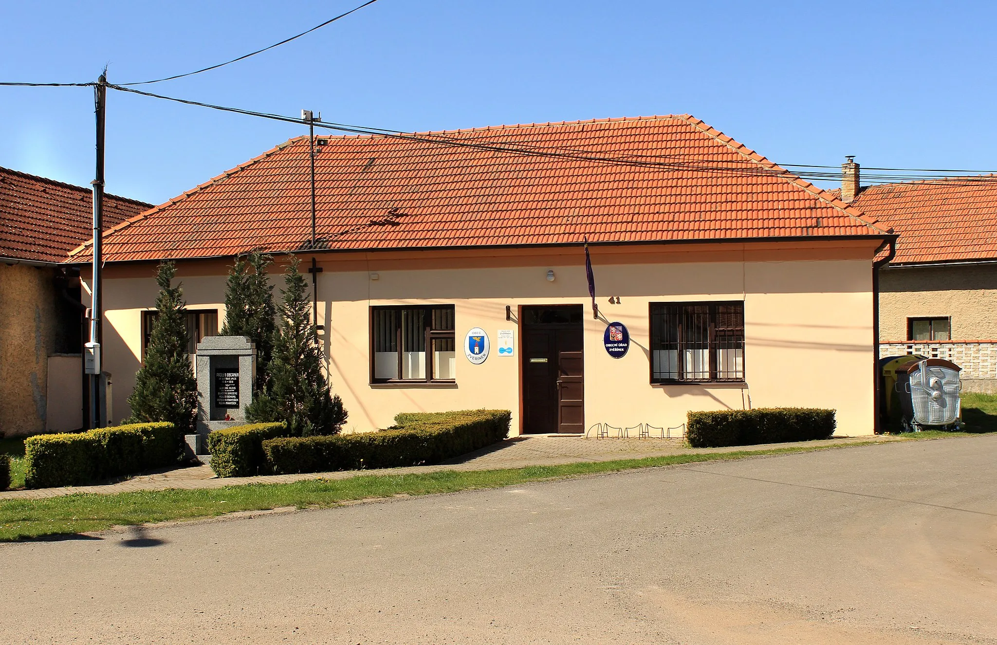 Photo showing: Municipal office in Zvěřínek, Czech Republic.