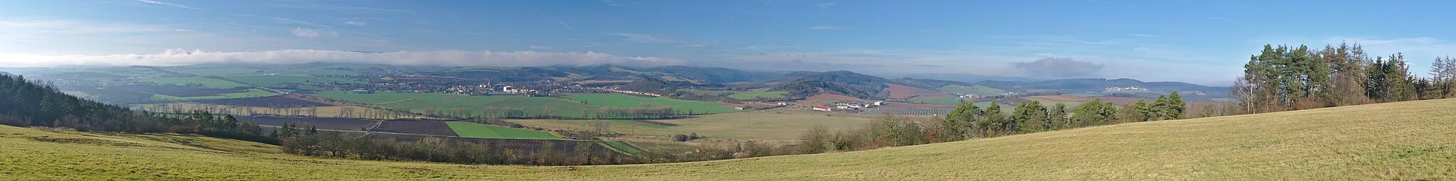 Photo showing: Panoramatický pohled na Malou Hanou z kopce západně od Boskovic, okres Blansko