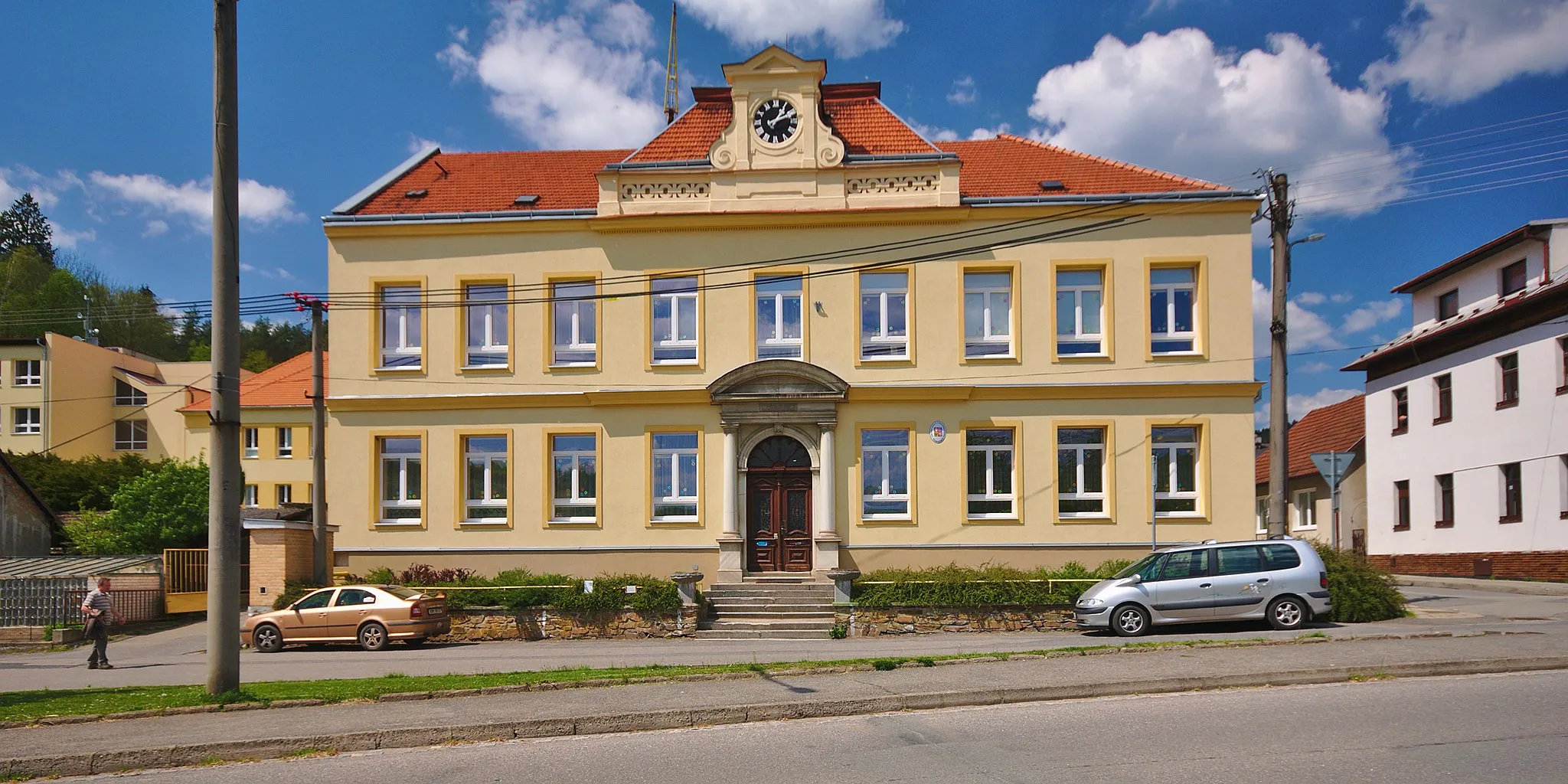Photo showing: Základní škola, Nedvědice, okres Brno-venkov