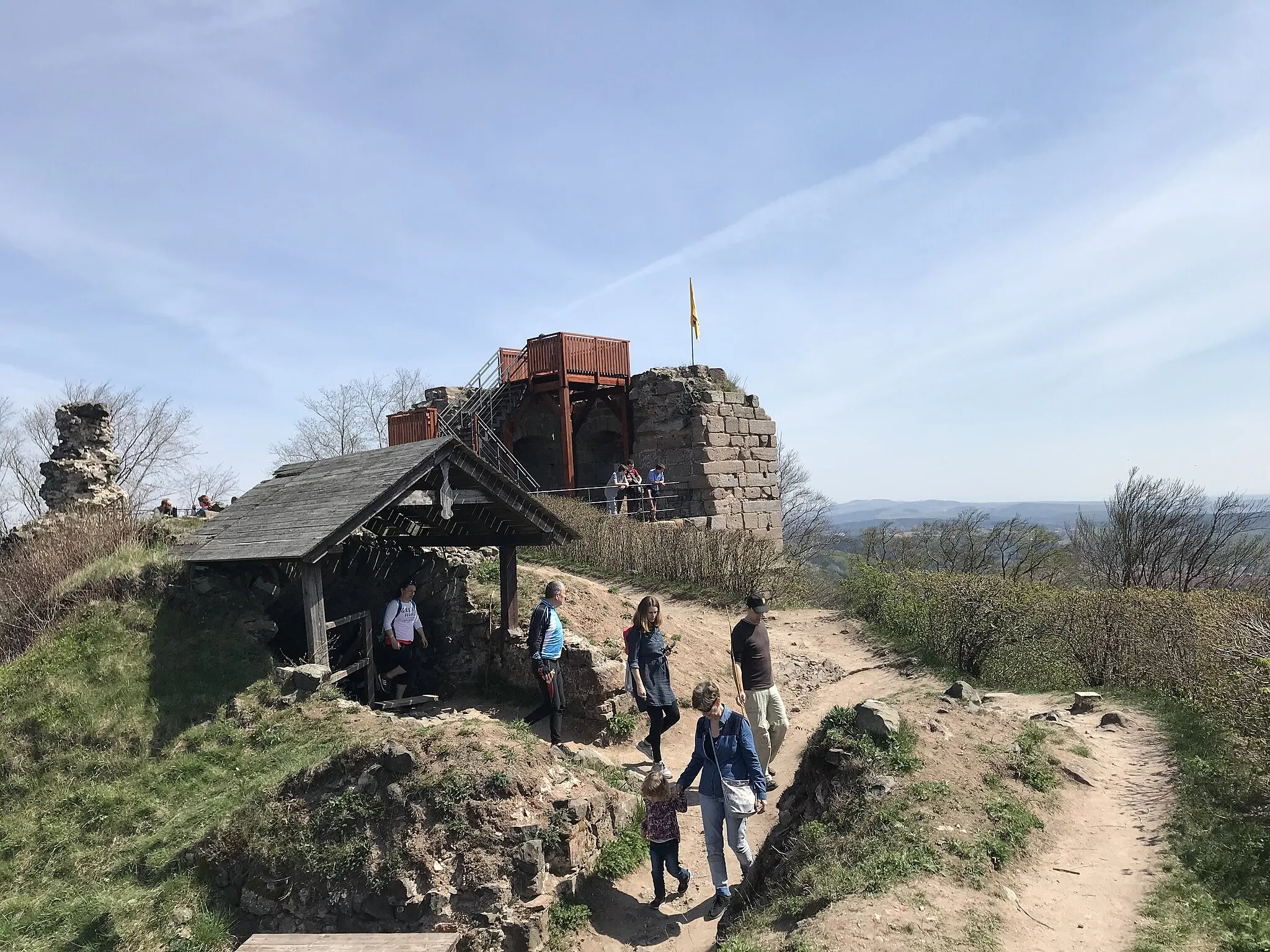 Photo showing: Top part of Kumburk castle in Syřenov, Semily District.