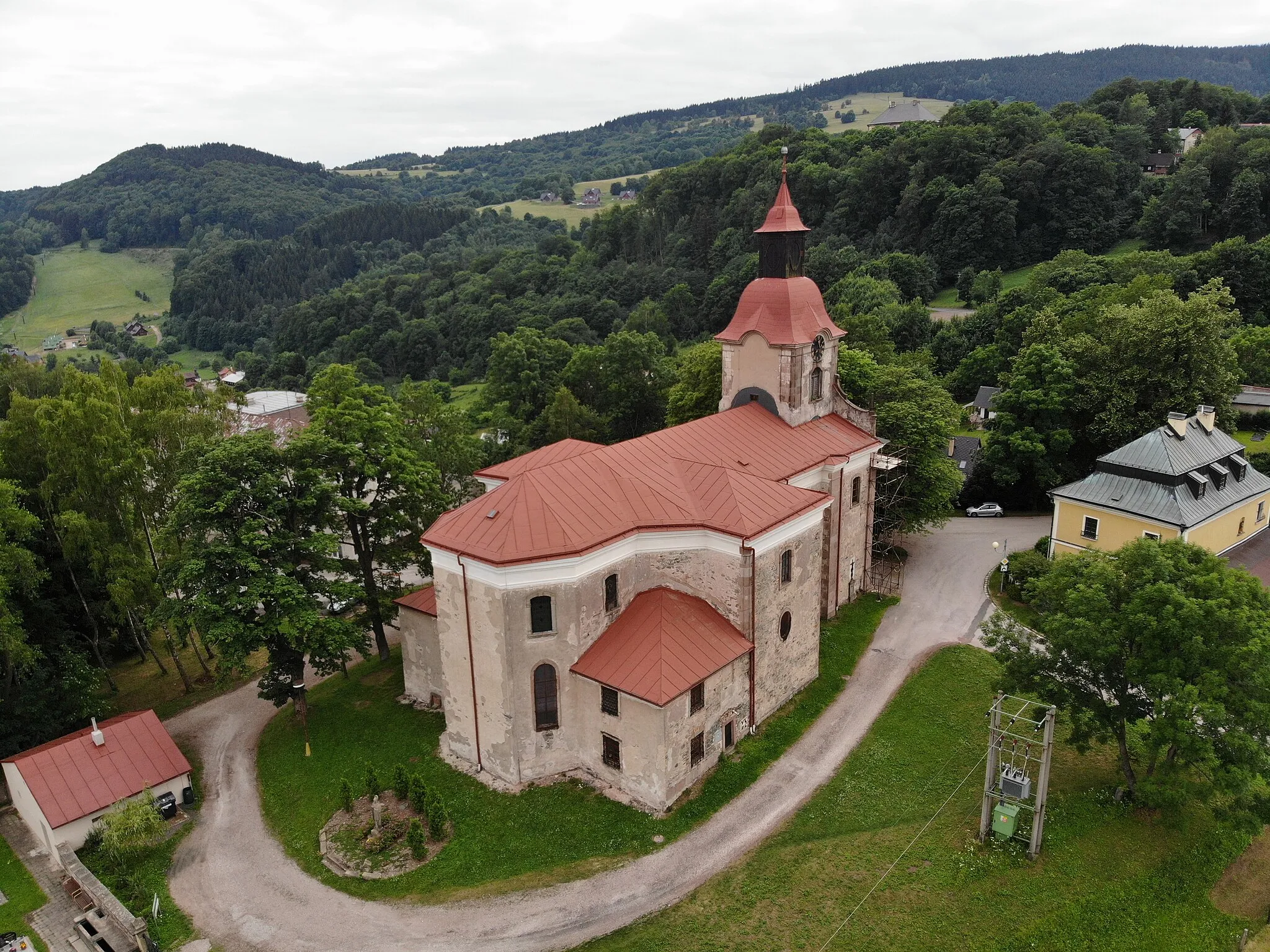 Photo showing: Hřbitov v Žacléři, kostel v Žacléři