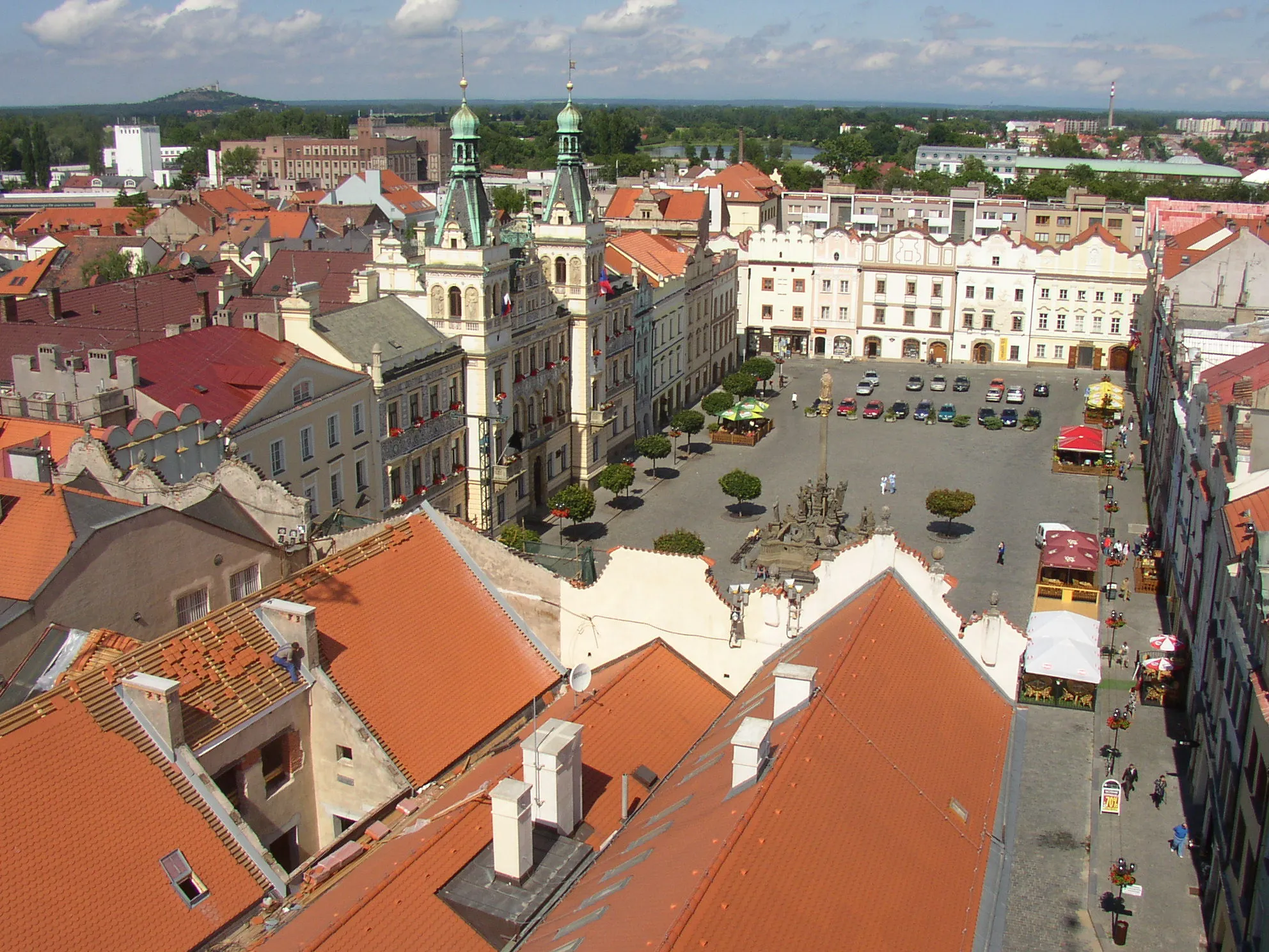 Photo showing: Pardubice I-Staré Město, Pardubice District, Pardubice Region, Czech Republic. Komenského náměstí, church of the  Annunciation of the Virgin Mary.