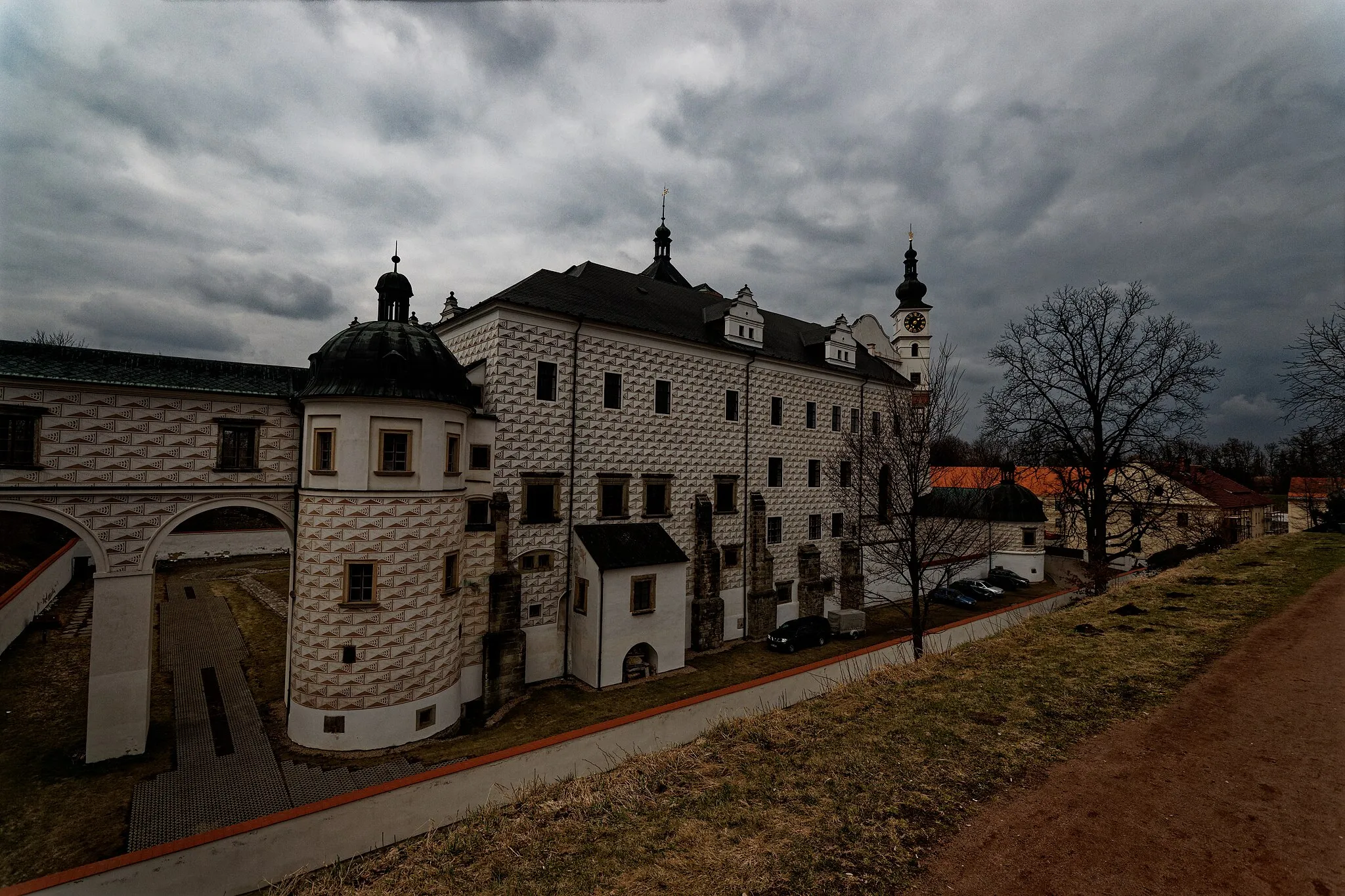 Photo showing: Pardubice - Zámek Pardubice, Castle enlarged by Vilém z Perštejna  - View from Castle Ramparts - Renaissance architecture