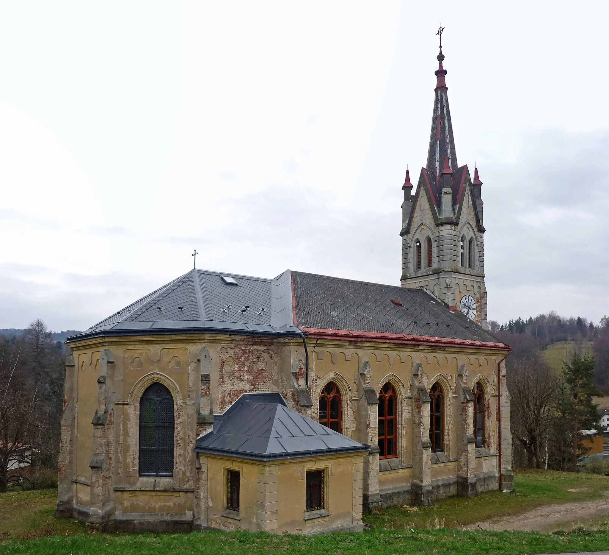 Photo showing: Altkatholische Kirche Christi Himmelfahrt in Dessendorf im Isergebirge, jetzt Desná I