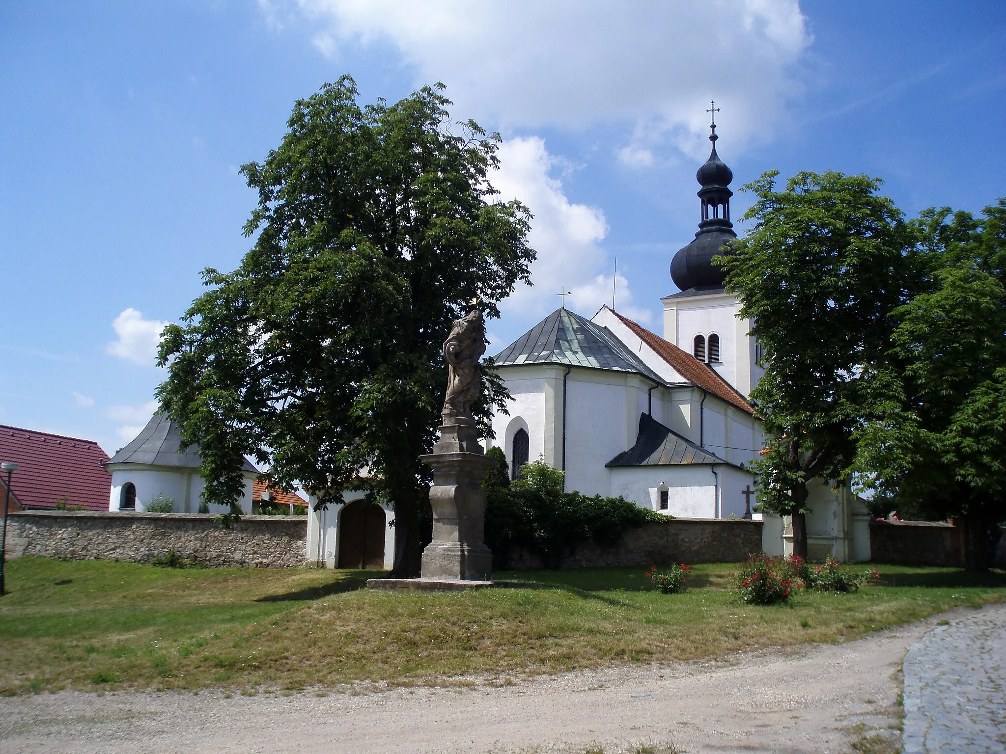 Photo showing: Church of the Assumption in Osice (District of Hradec Králové)
