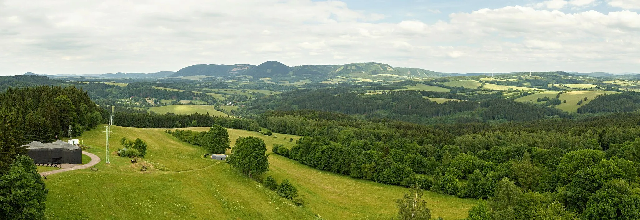 Photo showing: Panoramatický pohled na Krkonoše z rozhledny Eliška