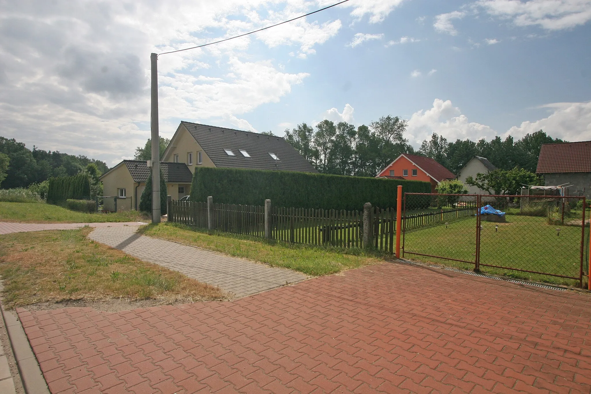 Photo showing: Pohránov čp. 29
Camera location 50° 04′ 43.77″ N, 15° 44′ 17.4″ E View this and other nearby images on: OpenStreetMap 50.078825;   15.738167

This file was created as a part of the photographic program of Wikimedia Czech Republic. Project: Foto českých obcí The program supports Wikimedia Commons photographers in the Czech Republic.