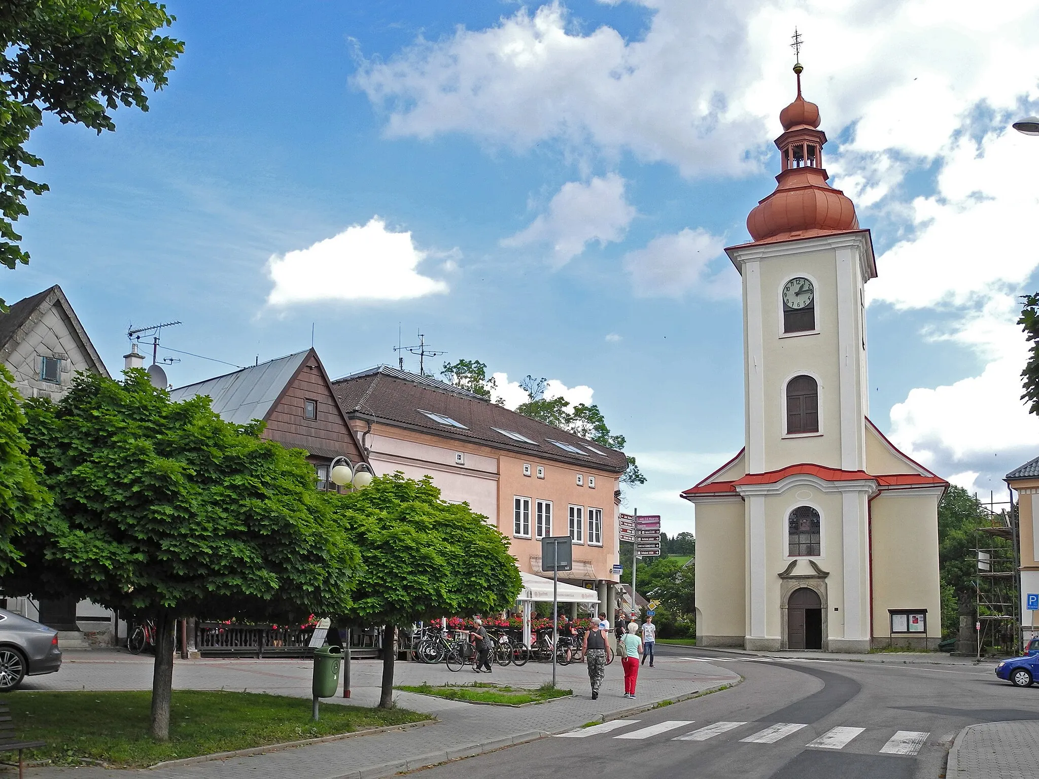 Photo showing: Allerheiligenkirche am Ringplatz in Rokitnitz im Adlergebirge (Rokytnice v Orlických horách)