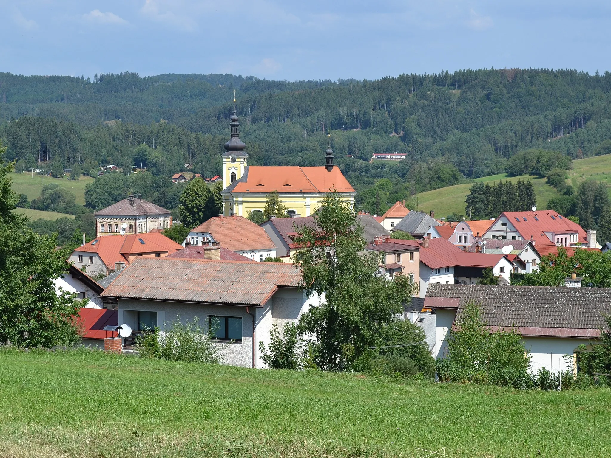 Photo showing: Pecka (okres Jičín) - pohled od severu