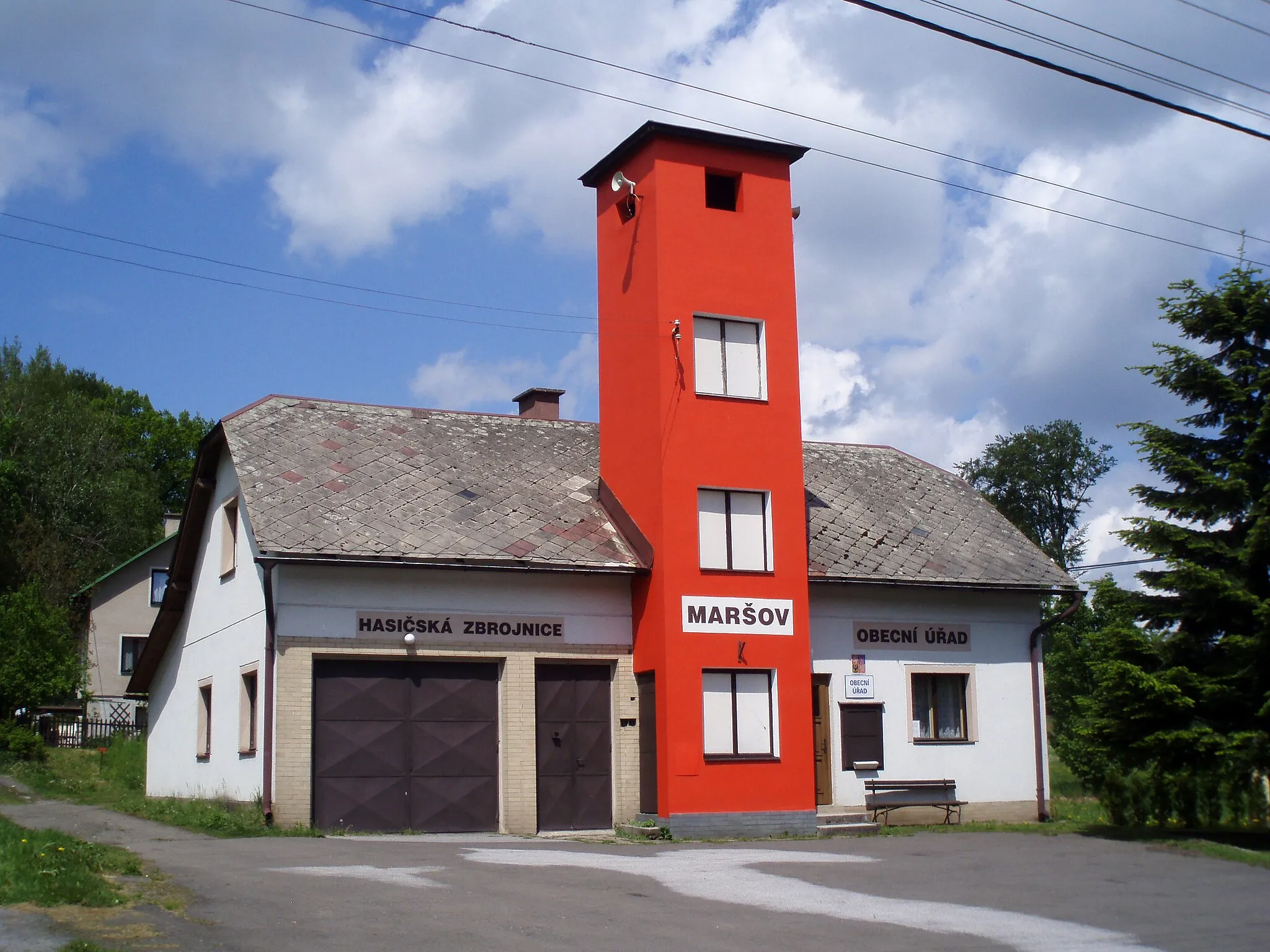 Photo showing: Firehouse and the local authority (Maršov u Úpice, Czechia)