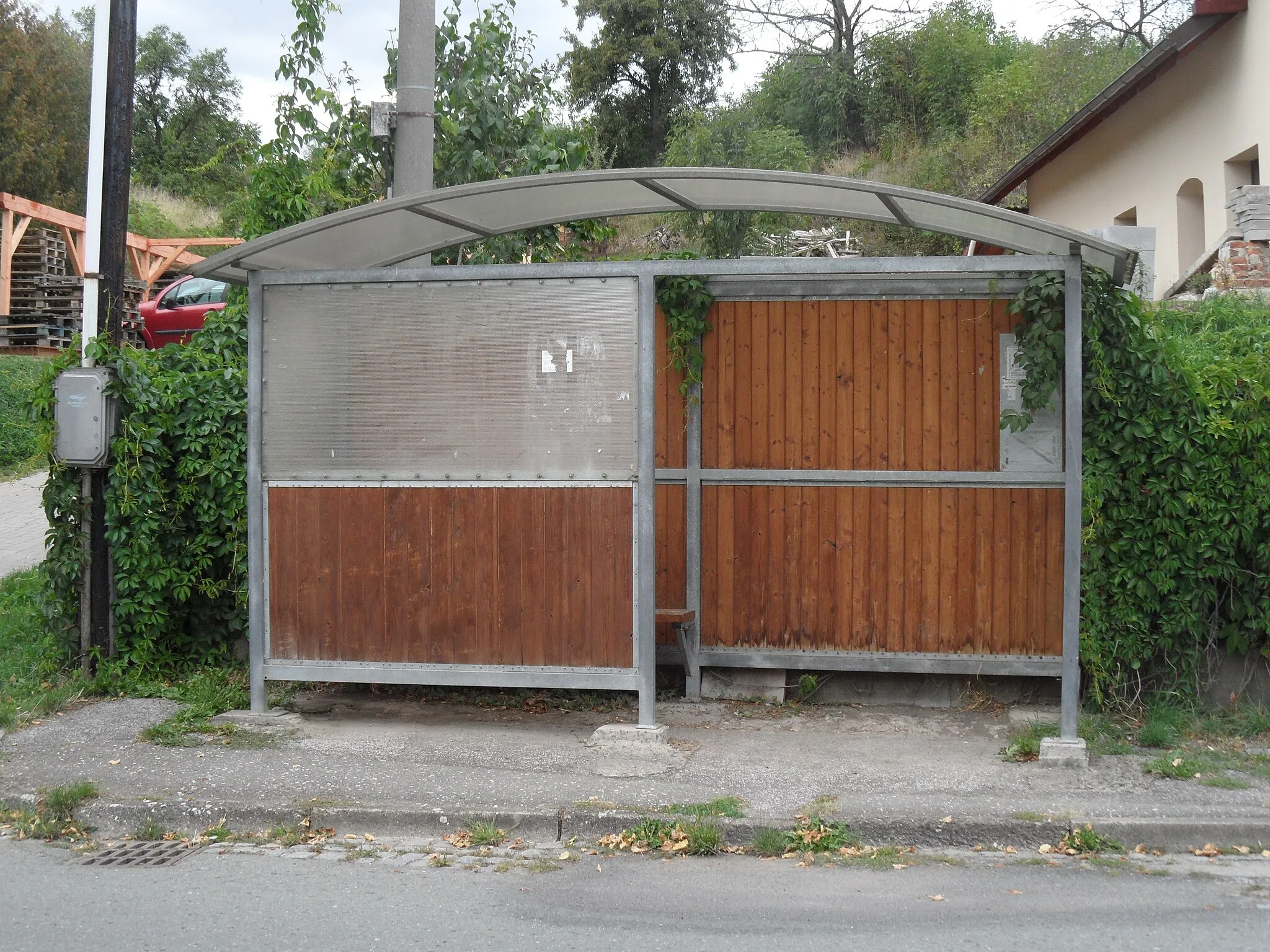 Photo showing: Jezbiny J. Bus Stop. Náchod District, the Czech Republic.