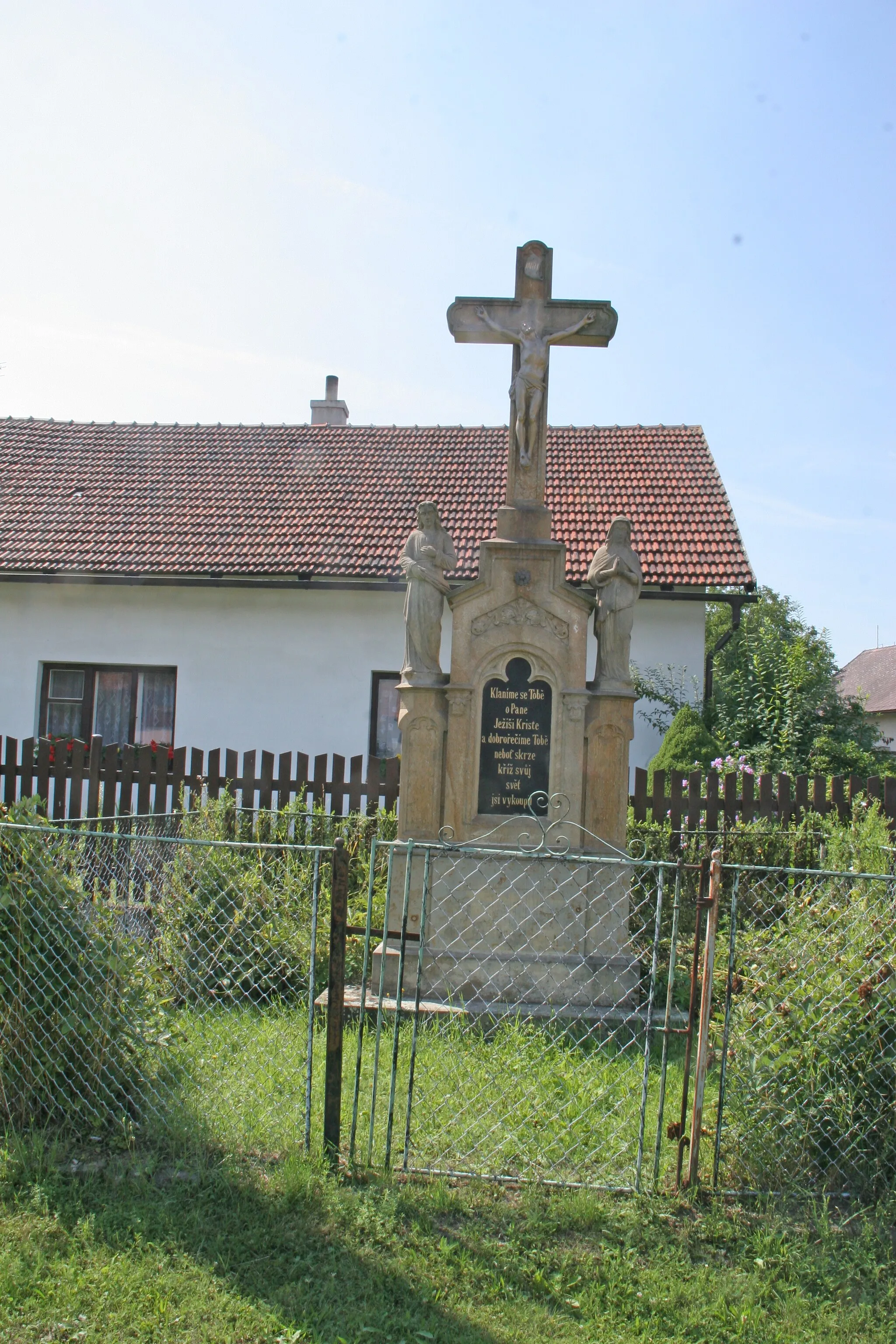 Photo showing: Bukovina u Černilova křížek

This file was created as a part of the photographic program of Wikimedia Czech Republic. Project: Foto českých obcí The program supports Wikimedia Commons photographers in the Czech Republic.
Camera location 50° 15′ 52.17″ N, 15° 53′ 05.35″ E View this and other nearby images on: OpenStreetMap 50.264491;   15.884820