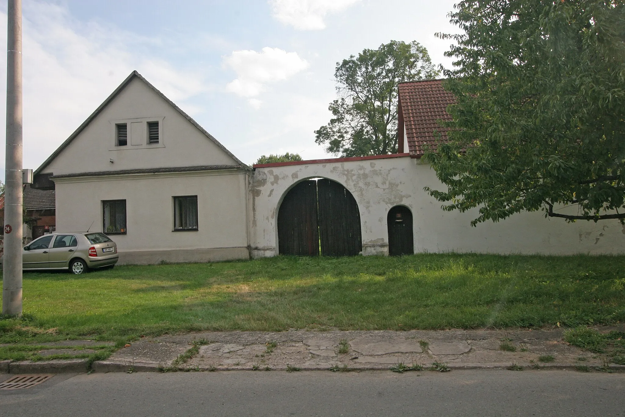 Photo showing: Starý Ples čp. 22
Camera location 50° 20′ 13.29″ N, 15° 57′ 34.33″ E View this and other nearby images on: OpenStreetMap 50.337025;   15.959535

This file was created as a part of the photographic program of Wikimedia Czech Republic. Project: Foto českých obcí The program supports Wikimedia Commons photographers in the Czech Republic.