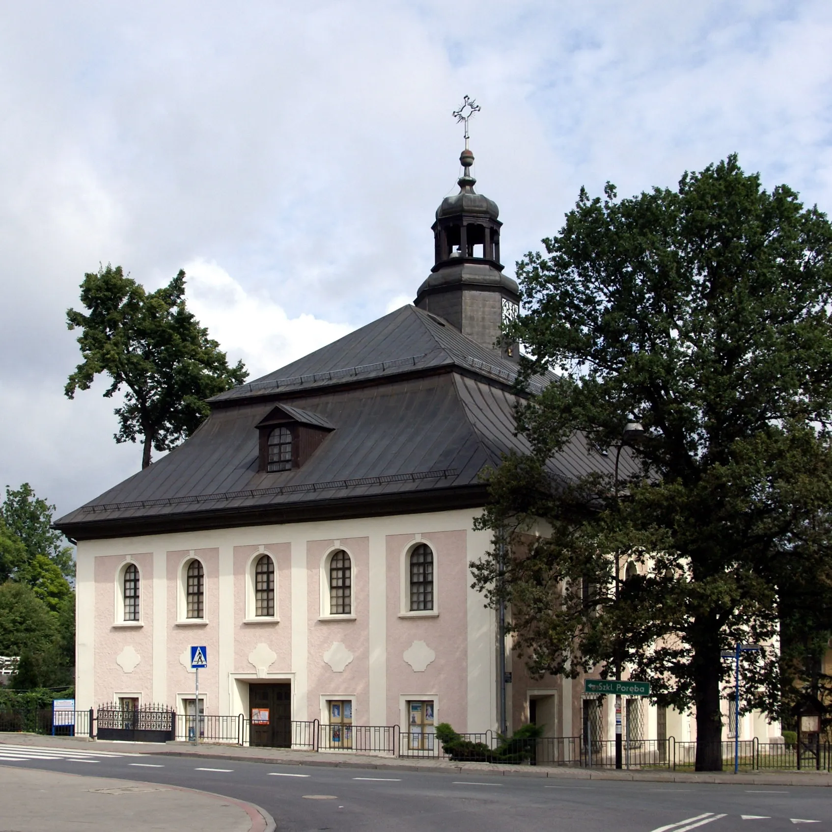 Photo showing: Kościół pw. Najświętszego Serca Pana Jezusa w parafii św. Marcina w Sobieszowie (zabytek nr rejestr. A/2126/655/J)