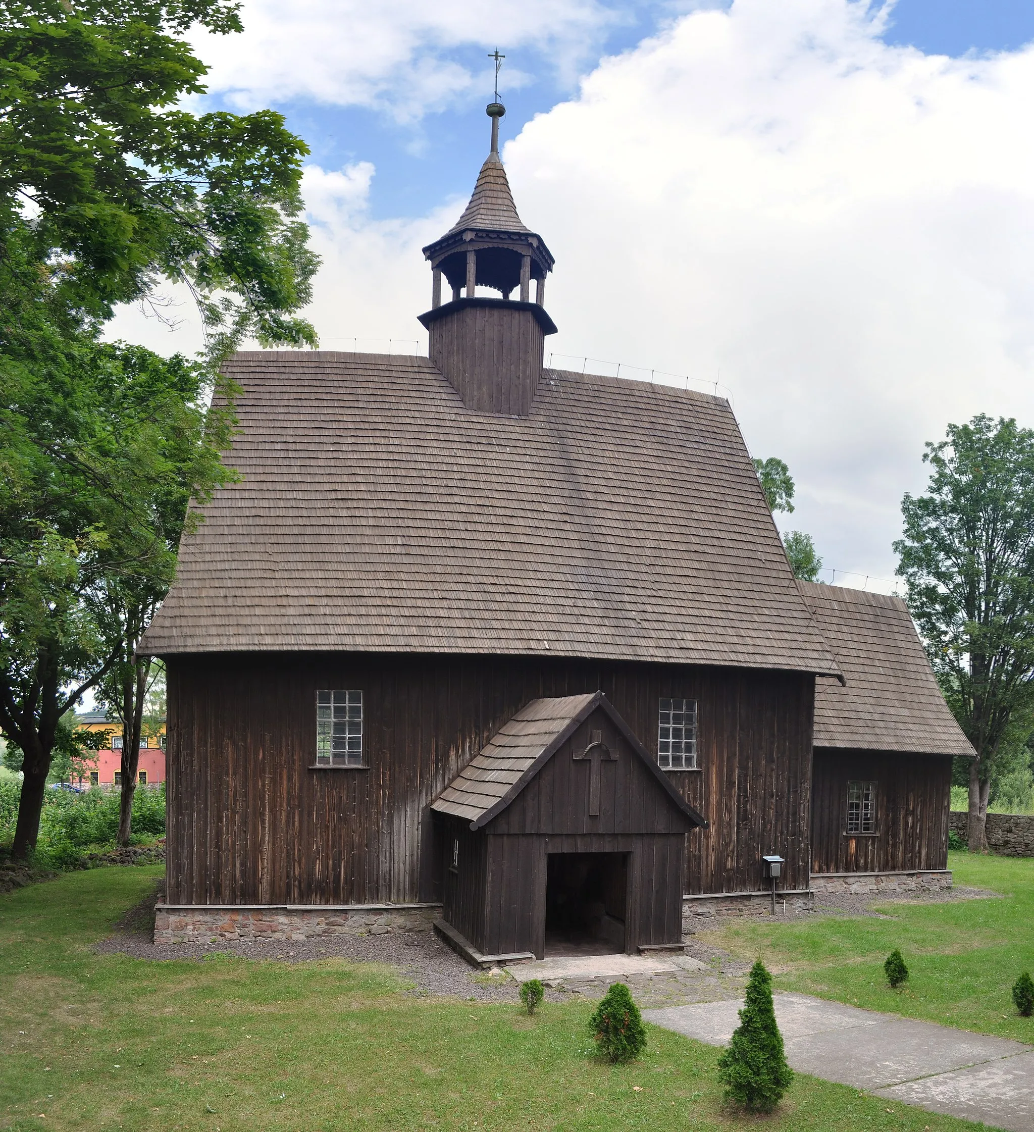 Photo showing: Church in Rybnica Leśna