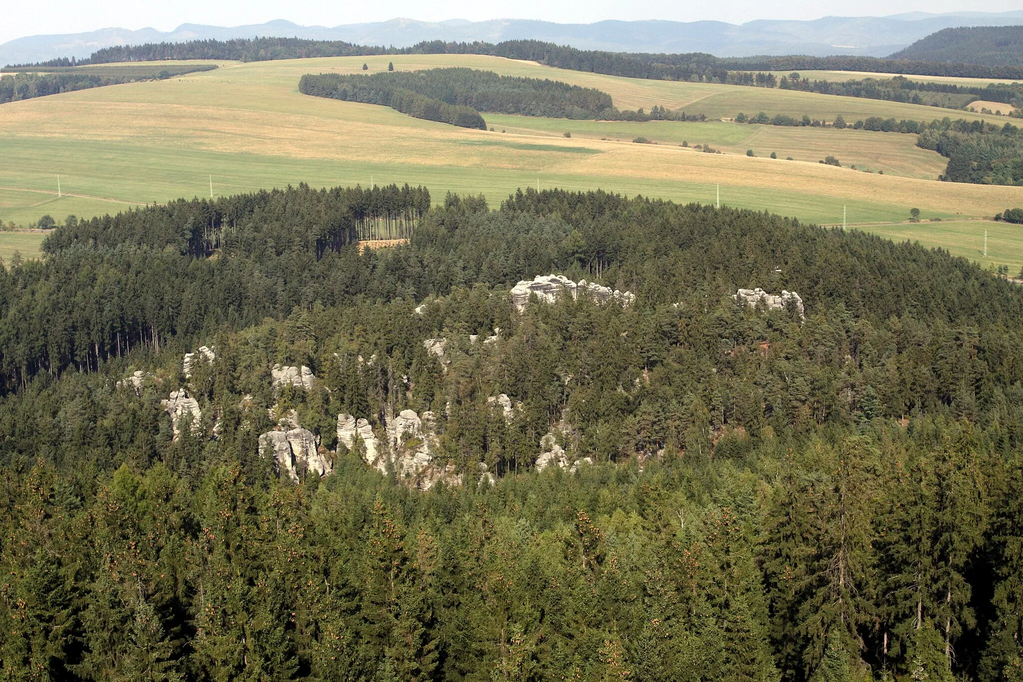 Photo showing: Natural monument Kočičí skály from nature reserve Ostaš near Žďár nad Metují in Náchod District, Czech Republic