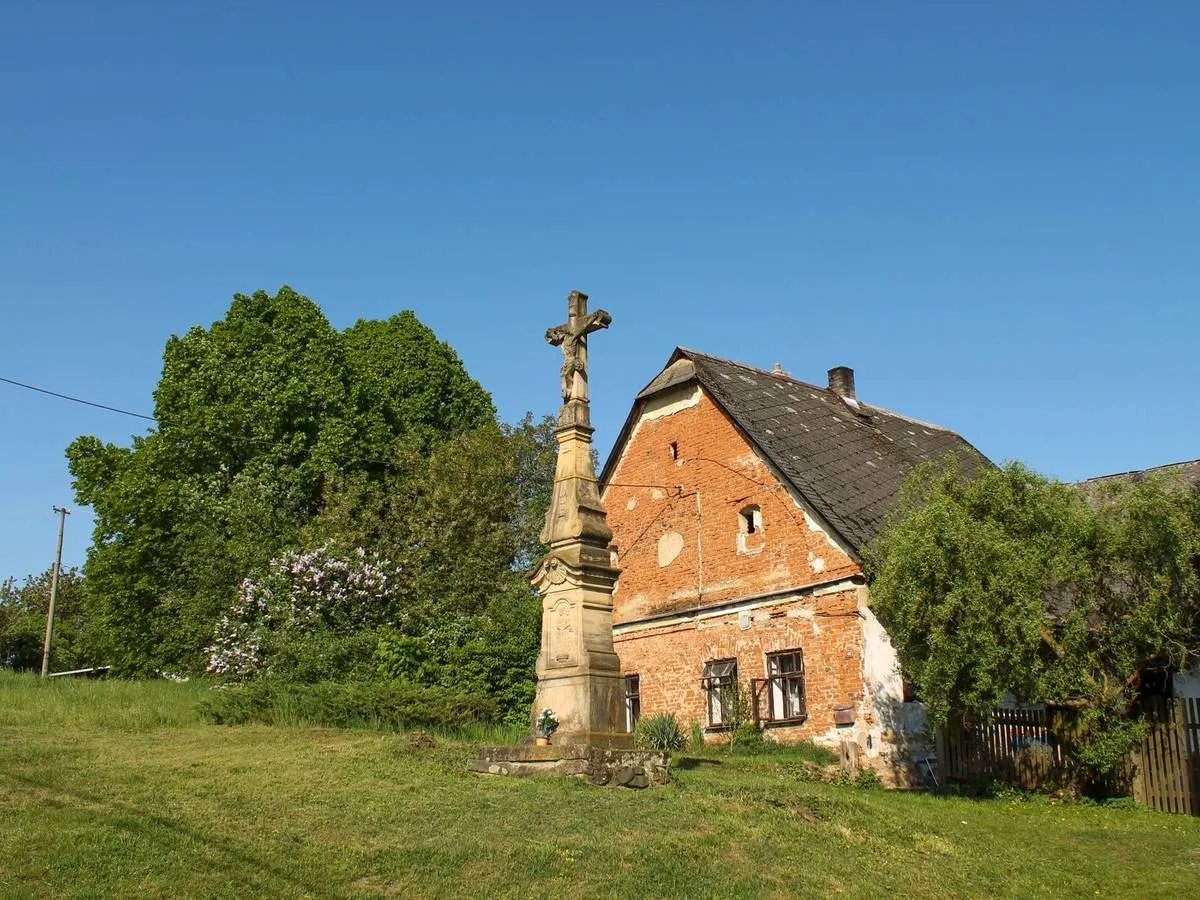 Photo showing: Wayside cross in Jestřebí in Šumperk District – entry no. 21547.