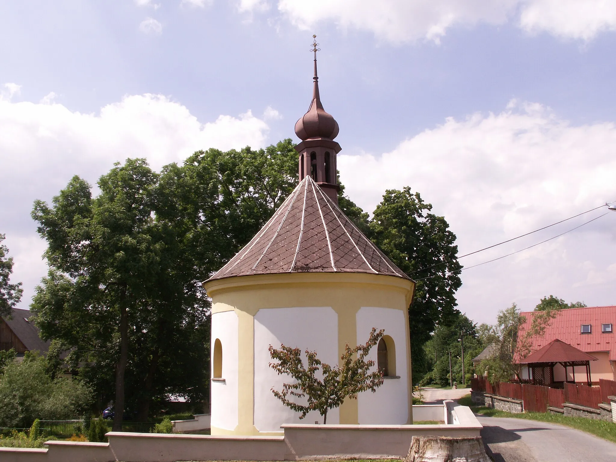 Photo showing: Helvíkov, část obce Anenská Studánka v okrese Ústí nad Orlicí, kaple Panny Marie