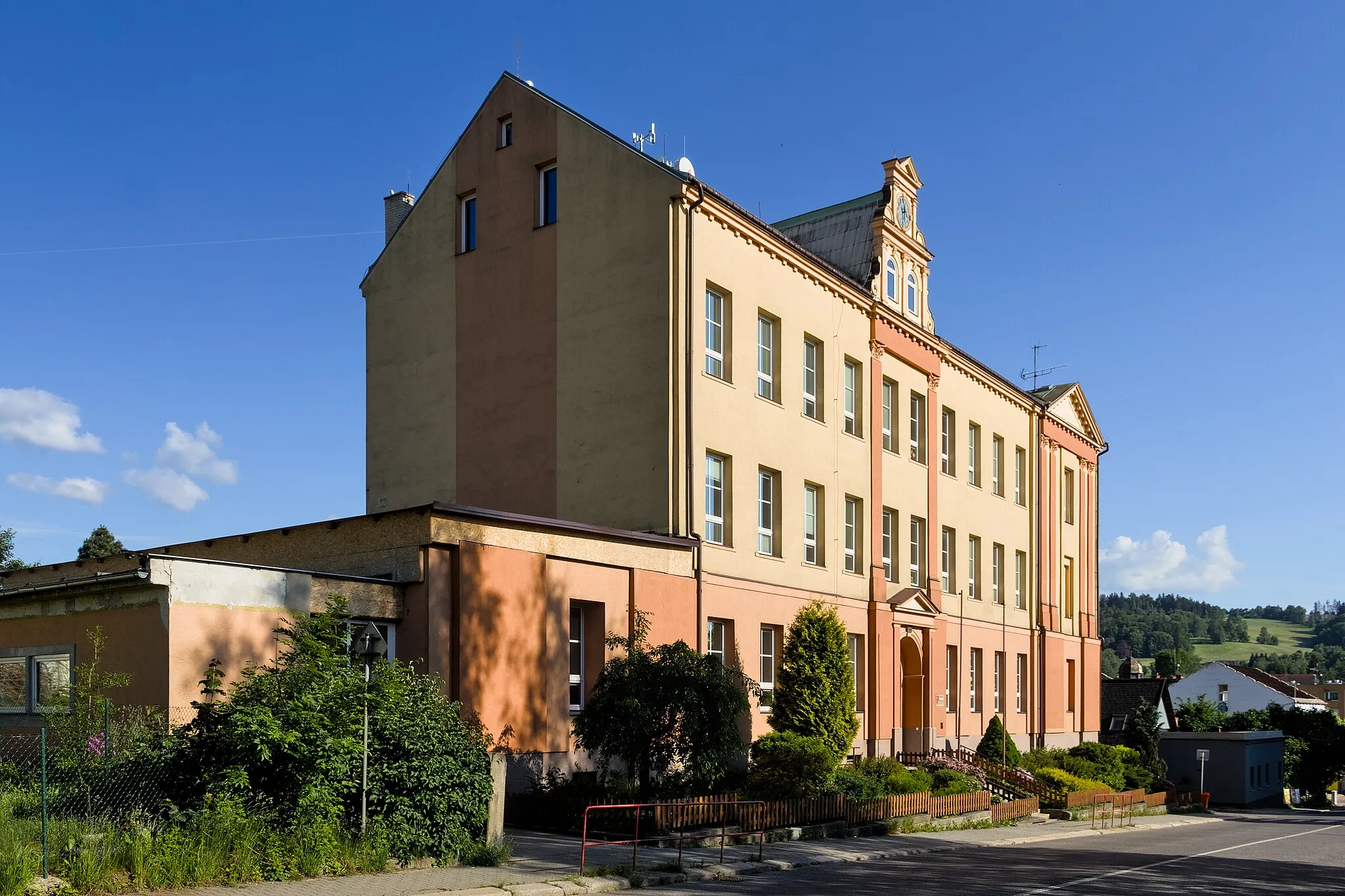 Photo showing: ZŠ, Školní 488, Rychnov u Jablonce nad Nisou