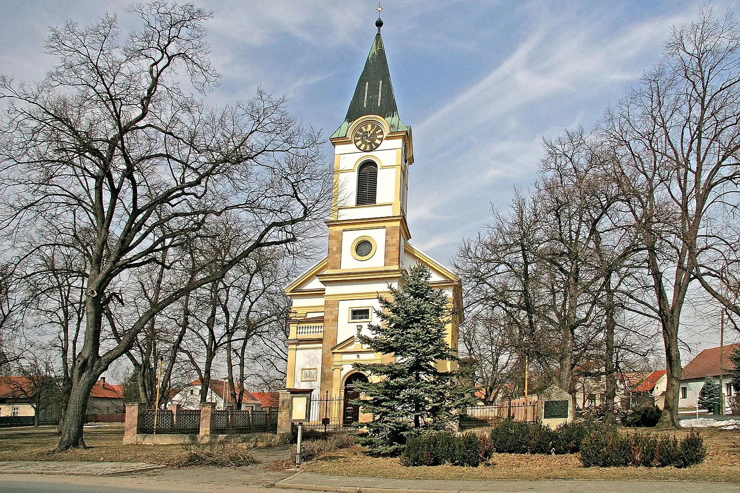 Photo showing: Evangelický kostel v Opolanech, district Kolín
autor: Prazak

date: 24. 3. 2006