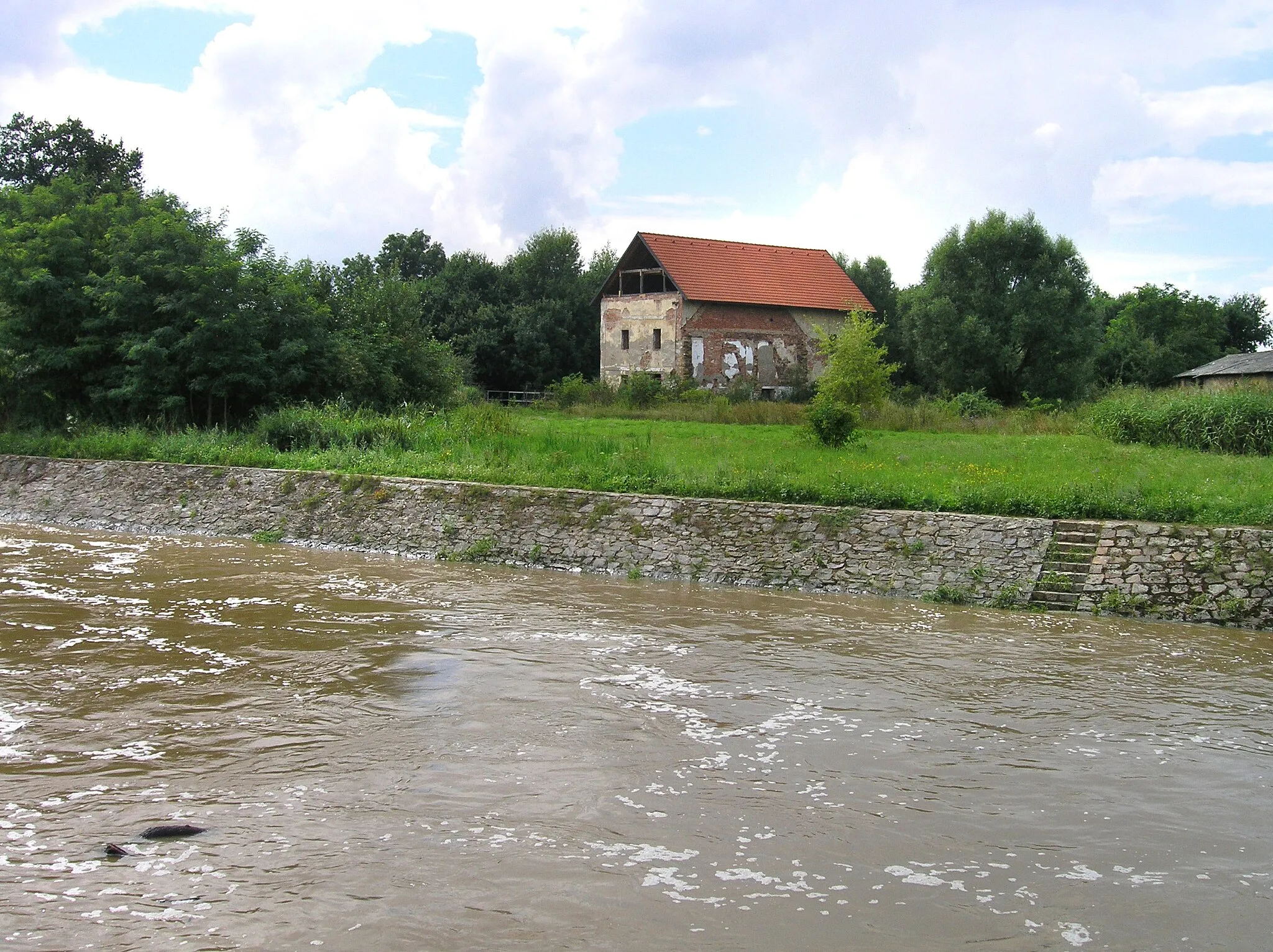 Photo showing: Doubrava by Habrkovice, part of Záboří nad Labem, Czech Republic