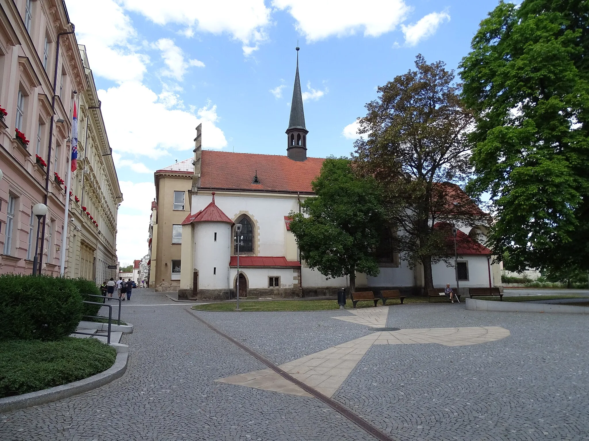 Photo showing: Pardubice I-Staré Město, Pardubice District, Pardubice Region, Czech Republic. Komenského náměstí, church of the  Annunciation of the Virgin Mary.