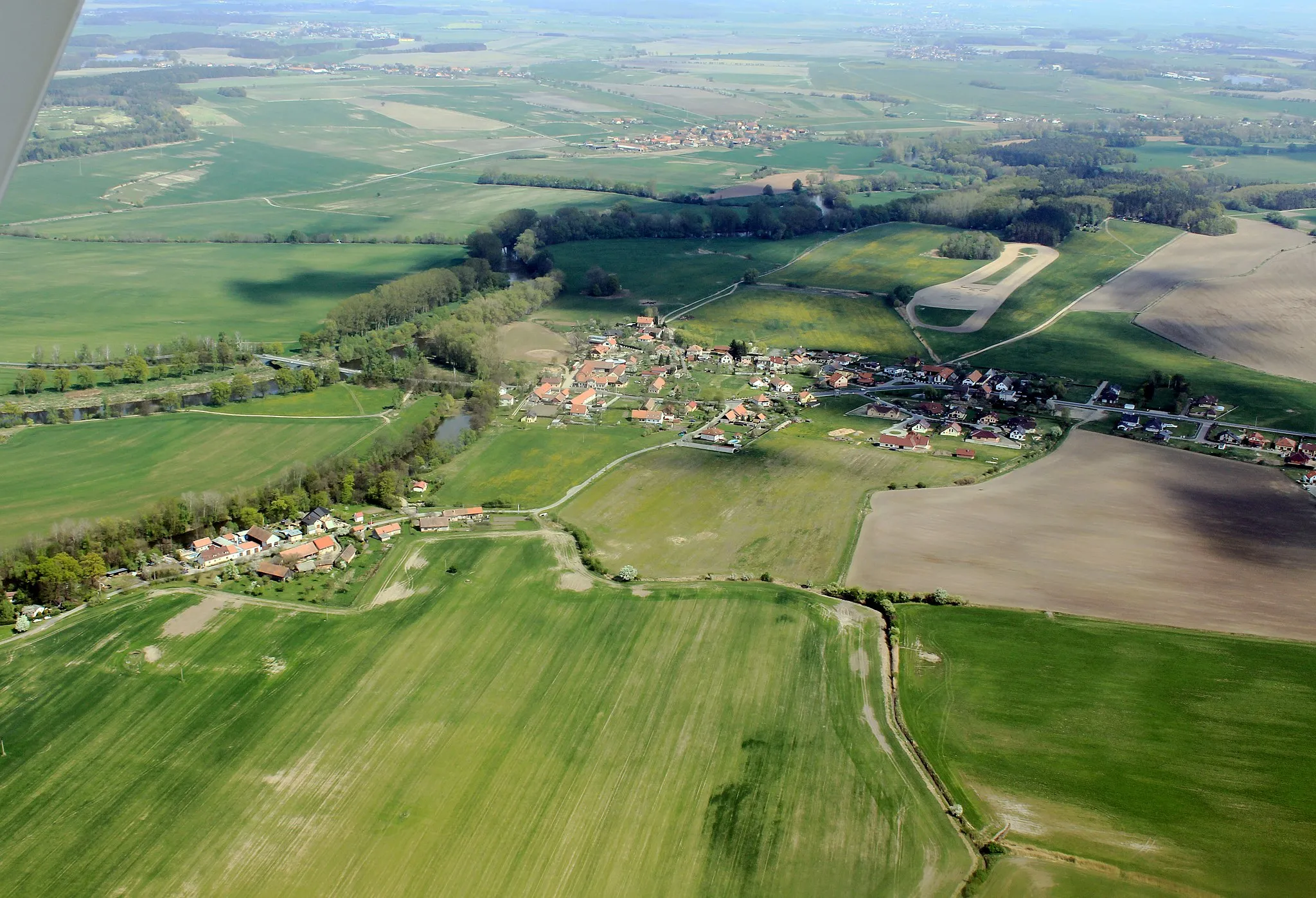 Photo showing: Village Němčice and village Dražkov (part of Sezemice) from air, eastern Bohemia, Czech Republic