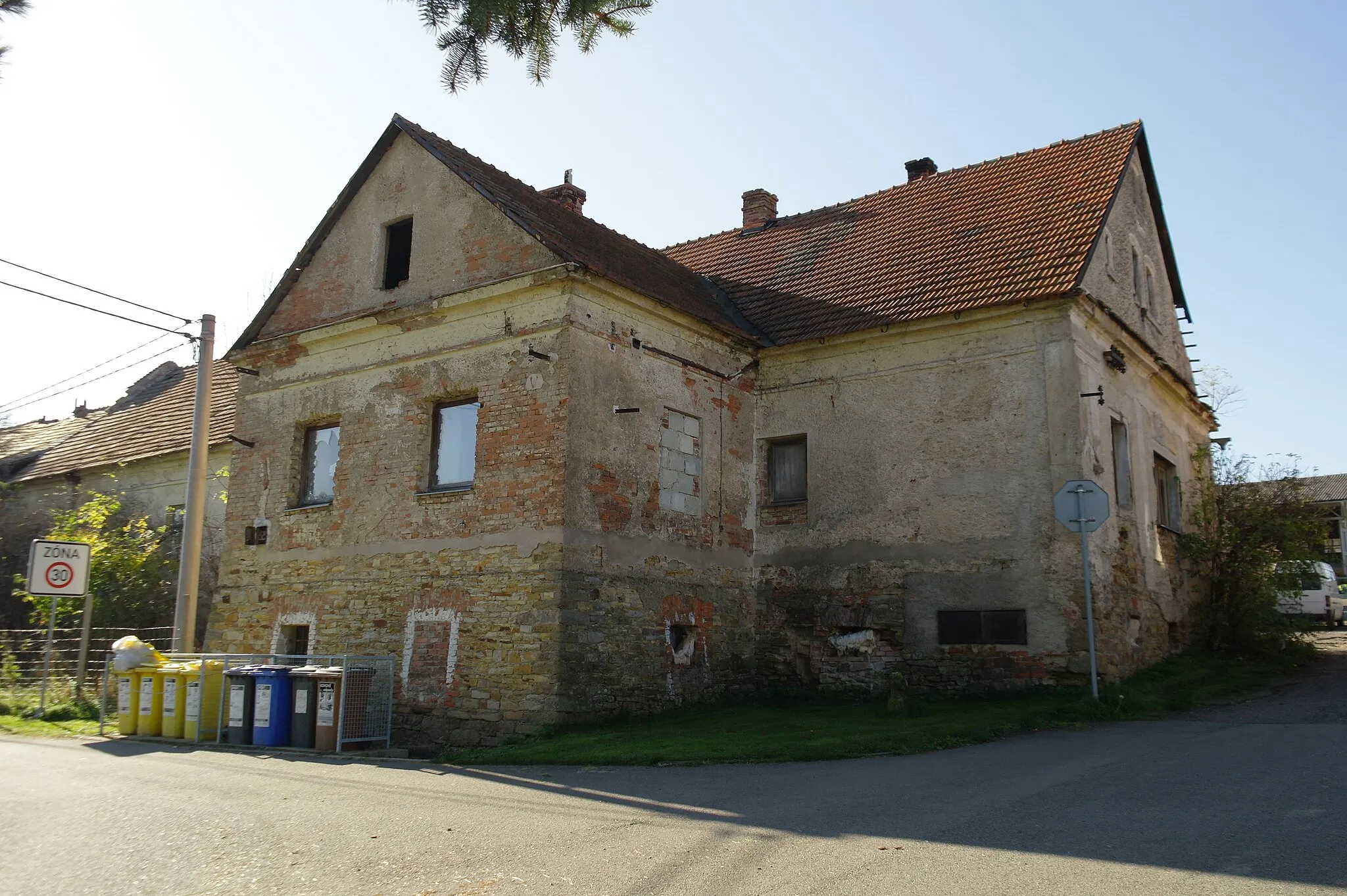 Photo showing: Dům ve vesnici Janoušov, Královéhradecký kraj