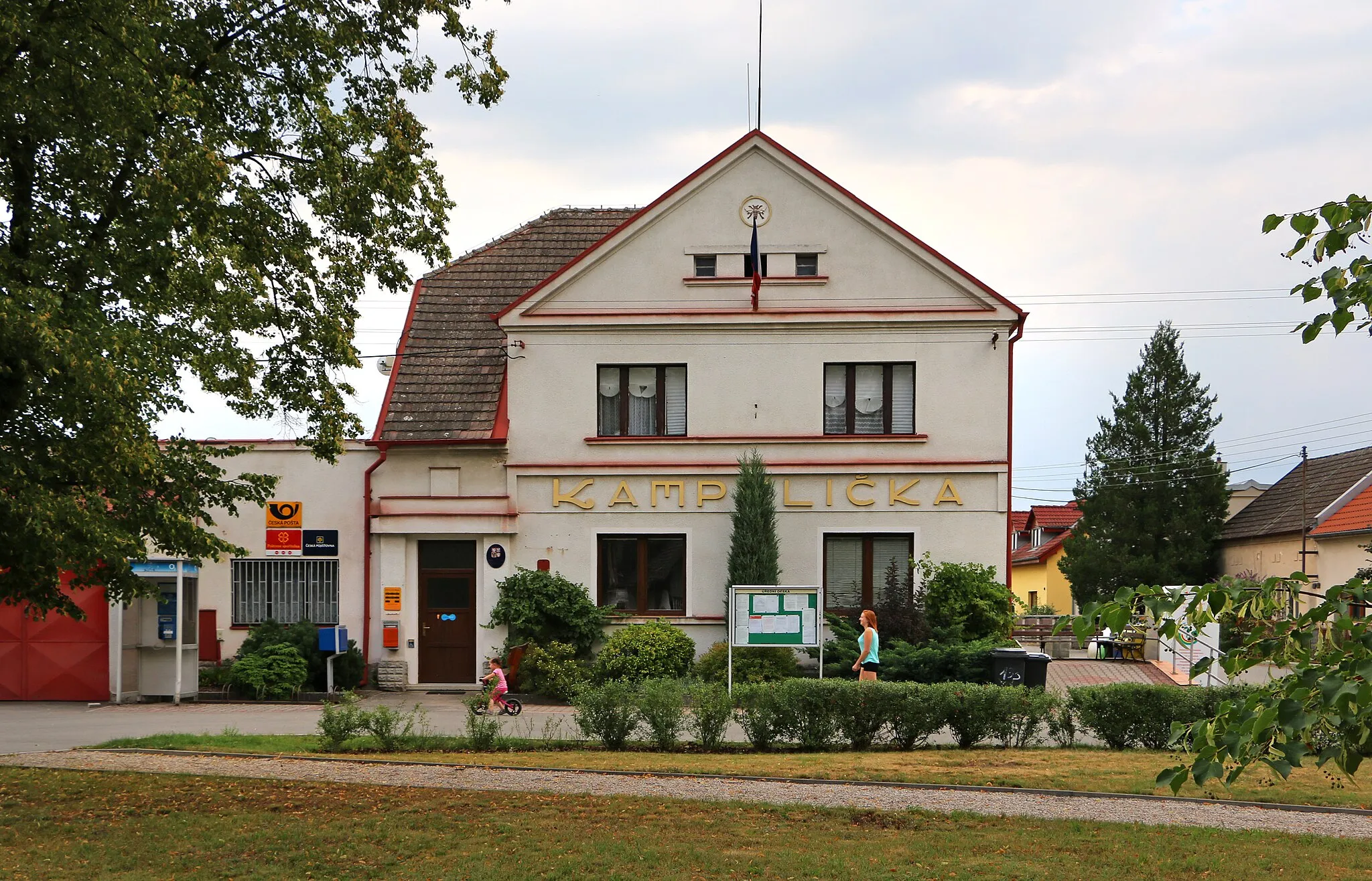 Photo showing: Municipal office and post office in Žďár nad Orlicí, Czech Republic.