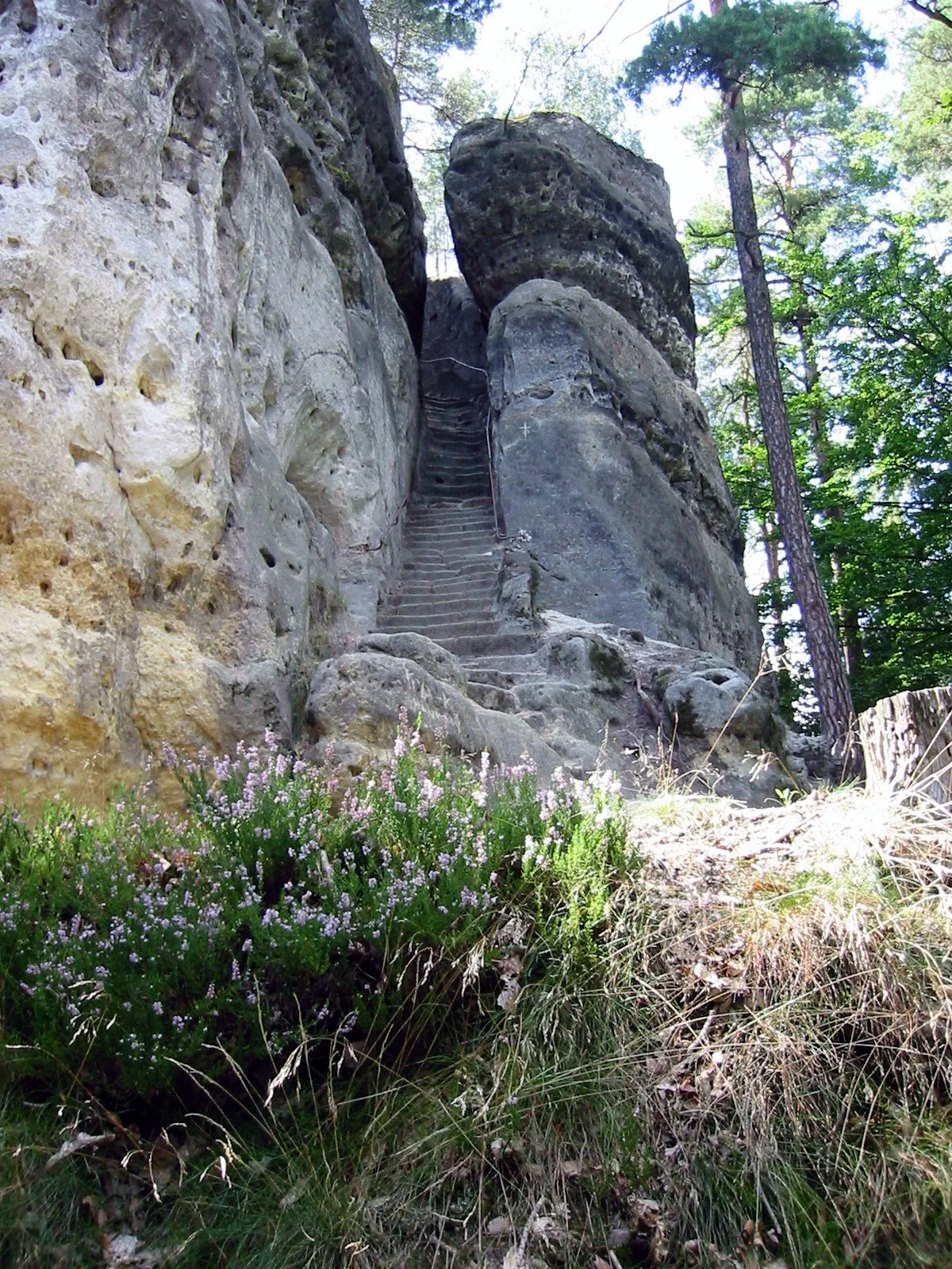 Photo showing: Felsenburg Stohánek, Aufgang zum Struhanken, Nordböhmen, Tschechien