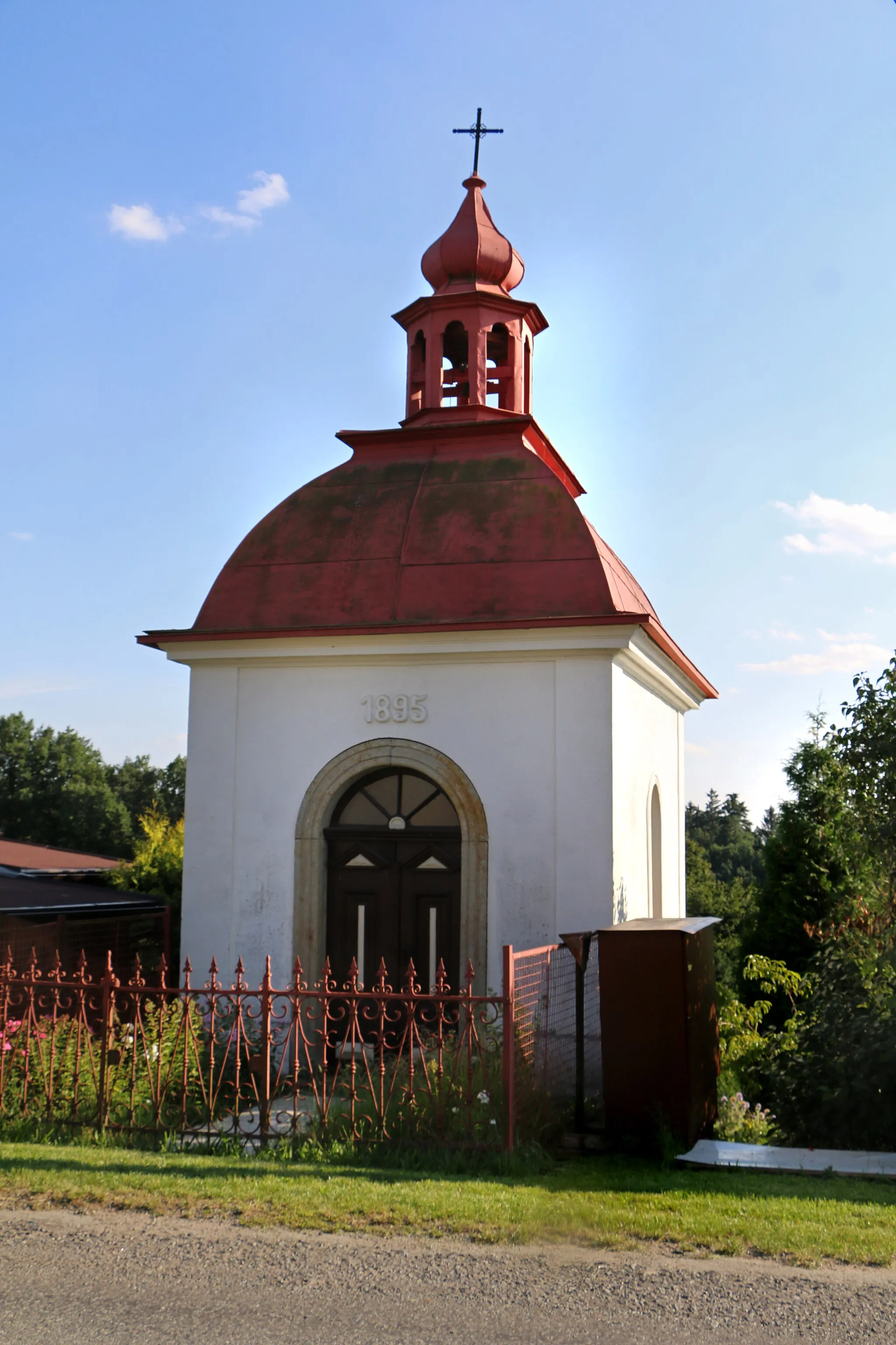 Photo showing: Chapel in Zákraví, part of Ohnišov, Czech Republic.