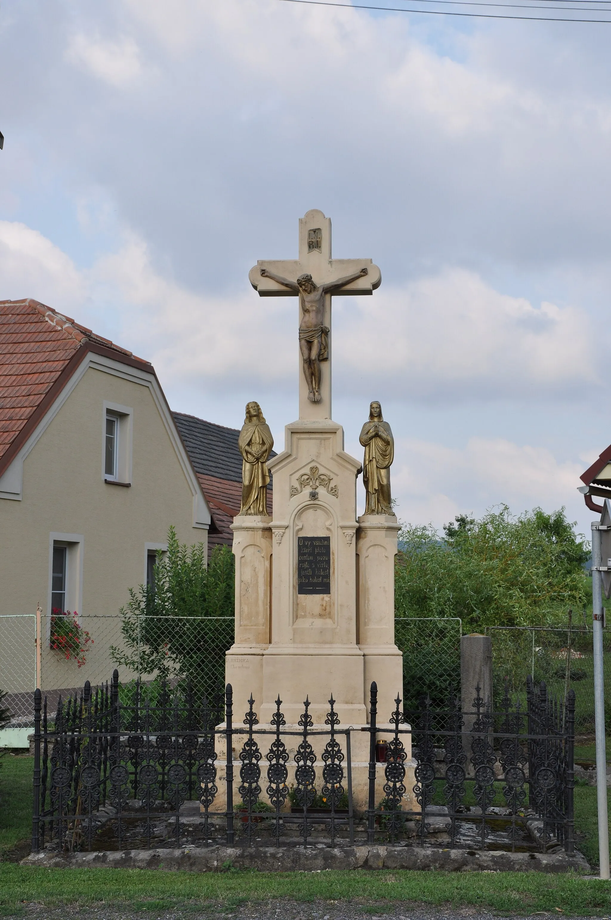 Photo showing: Luže-Radim, okres Chrudim. Kříž.