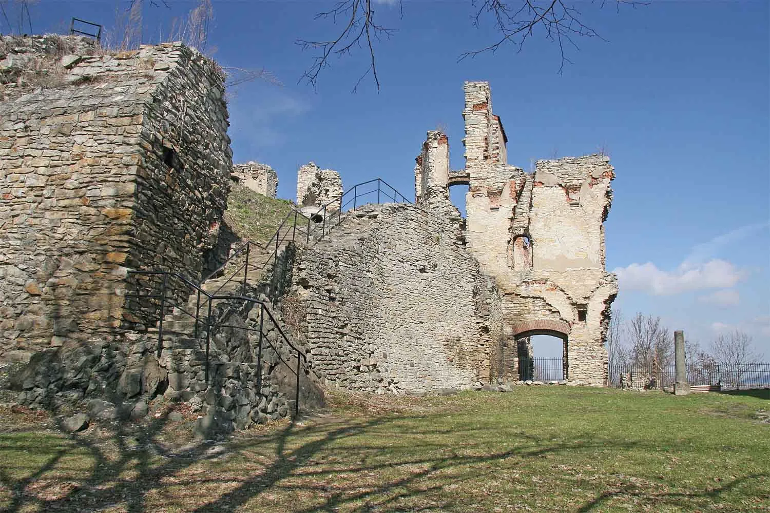 Photo showing: Košumberk Castle ruin