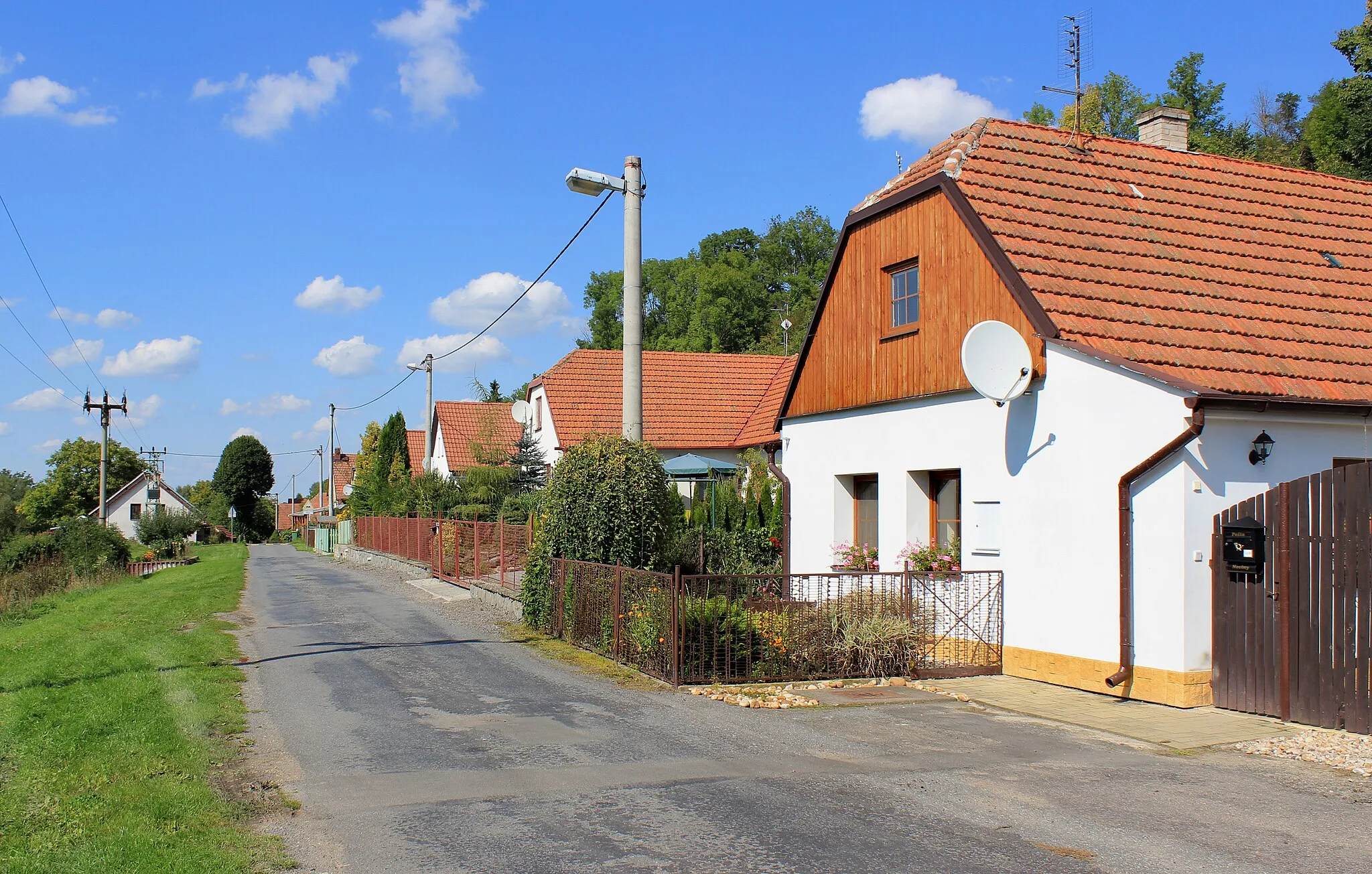 Photo showing: Road from Cerekvice in Pekla, part of Cerekvice nad Loučnou, Czech Republic.