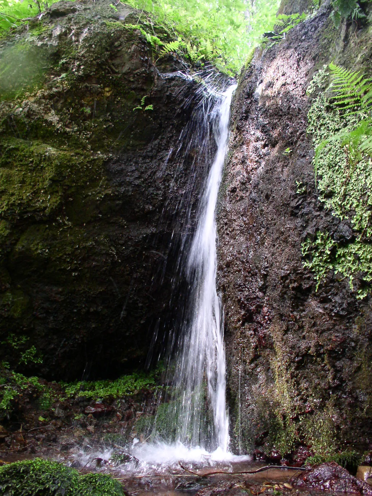 Photo showing: Bečkov waterfall