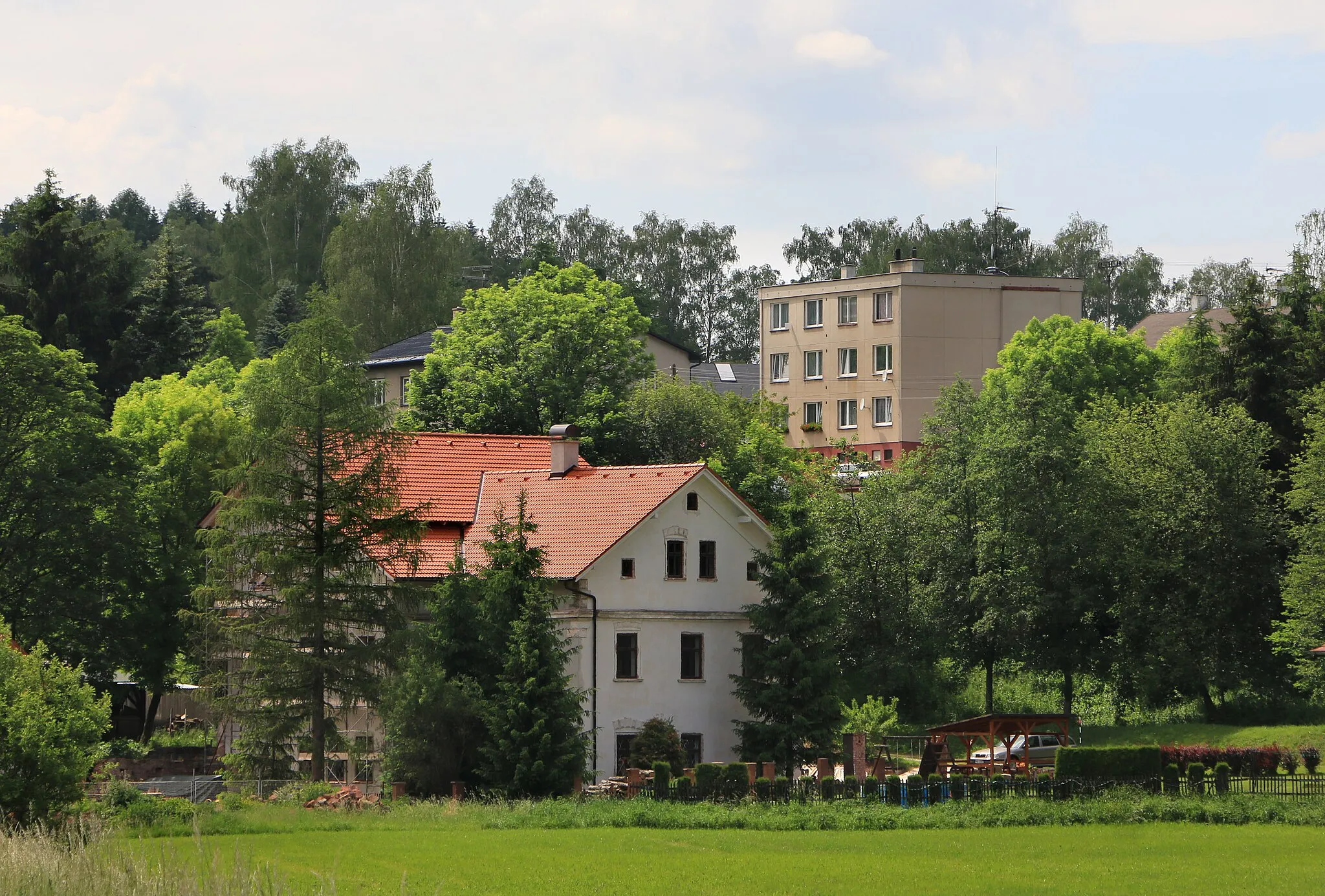 Photo showing: House No 7 in Roškopov, part of Stará Paka, Czech Republic.