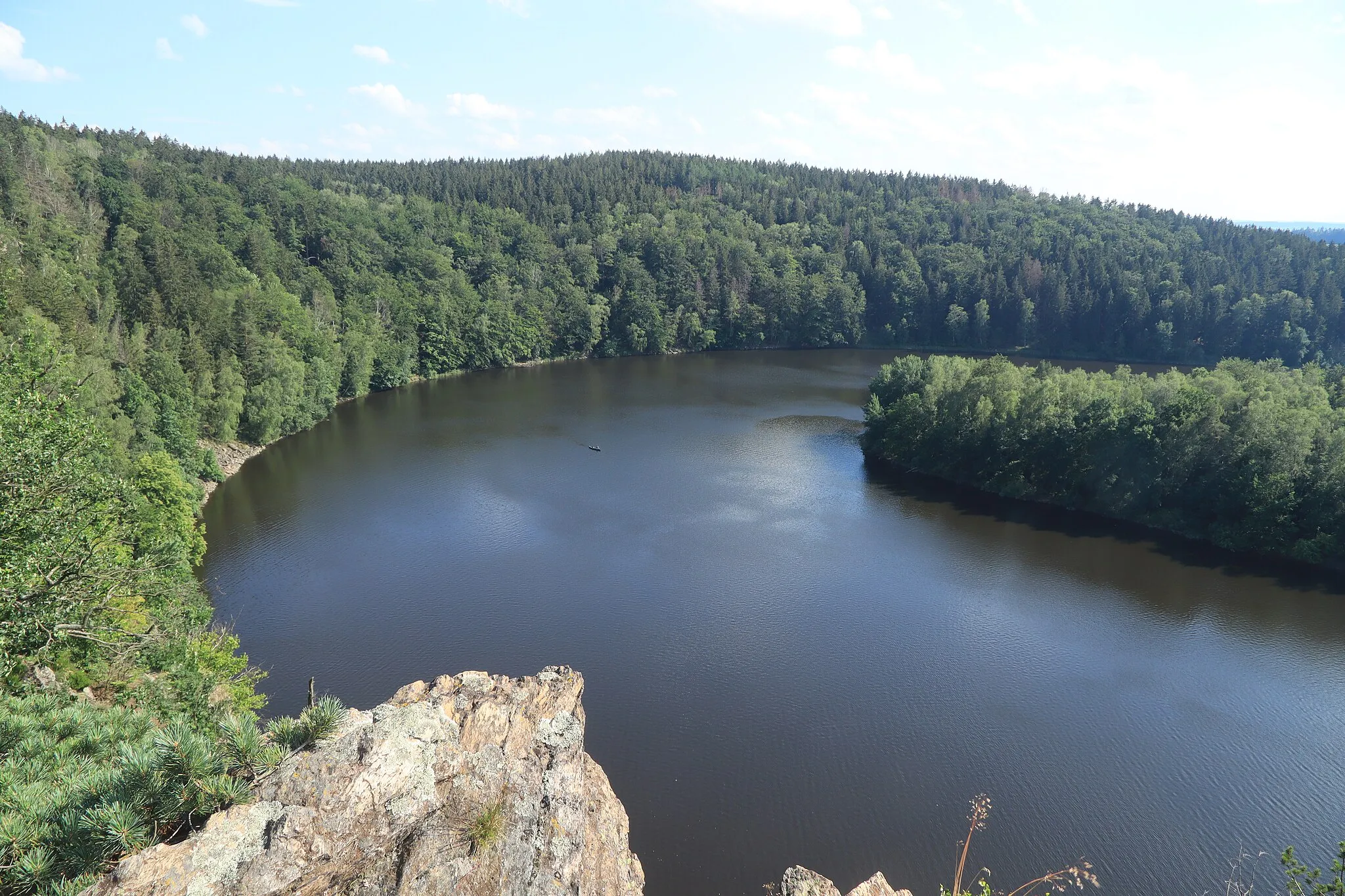 Photo showing: Overview of Seč lake near Seč, Chrudim District.