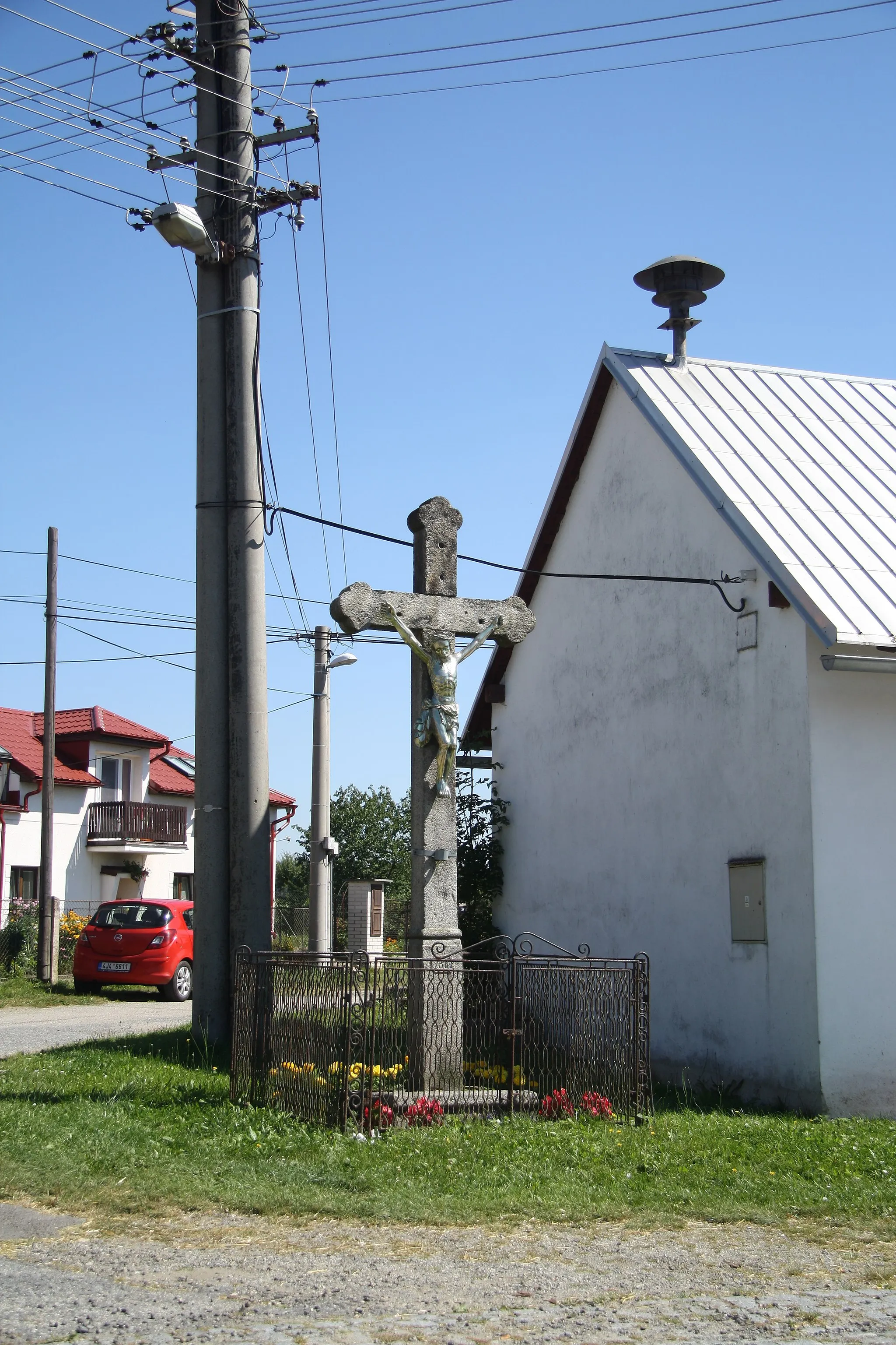 Photo showing: Wayside cross in Březí nad Oslavou, Žďár nad Sázavou District.