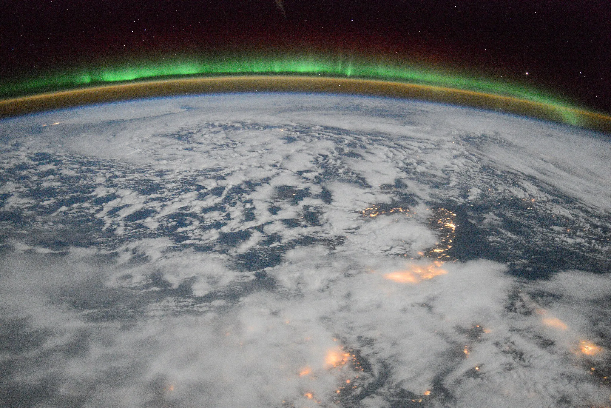 Photo showing: View of Earth taken during ISS Expedition 45.