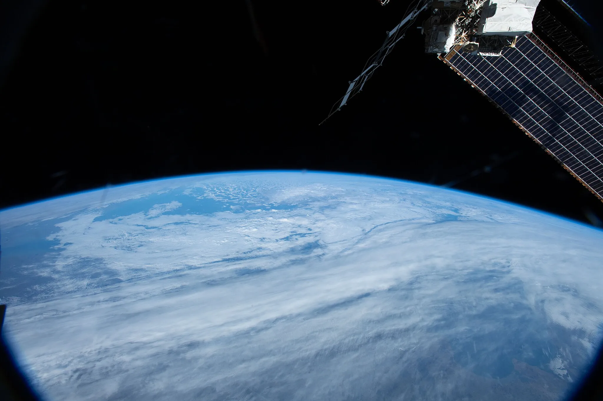 Photo showing: View of Earth taken during ISS Expedition 58.