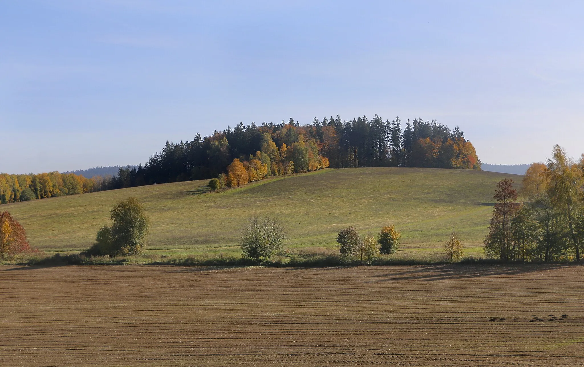 Photo showing: Šibeniční hill near Mladkov, Czech Republic.